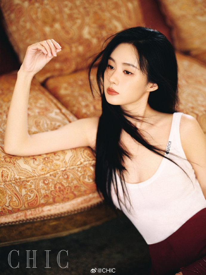 Pre - นิตยสาร CHIC เจิ้งเหอฮุ่ยจื่อ ZhengheHuizi 郑合惠子 5/2024