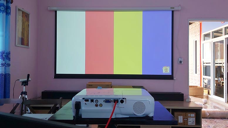 จอโปรเจคเตอร์ไฟฟ้า Gygar Motorized Screen 100 นิ้ว 4:3 พร้อมรีโมท