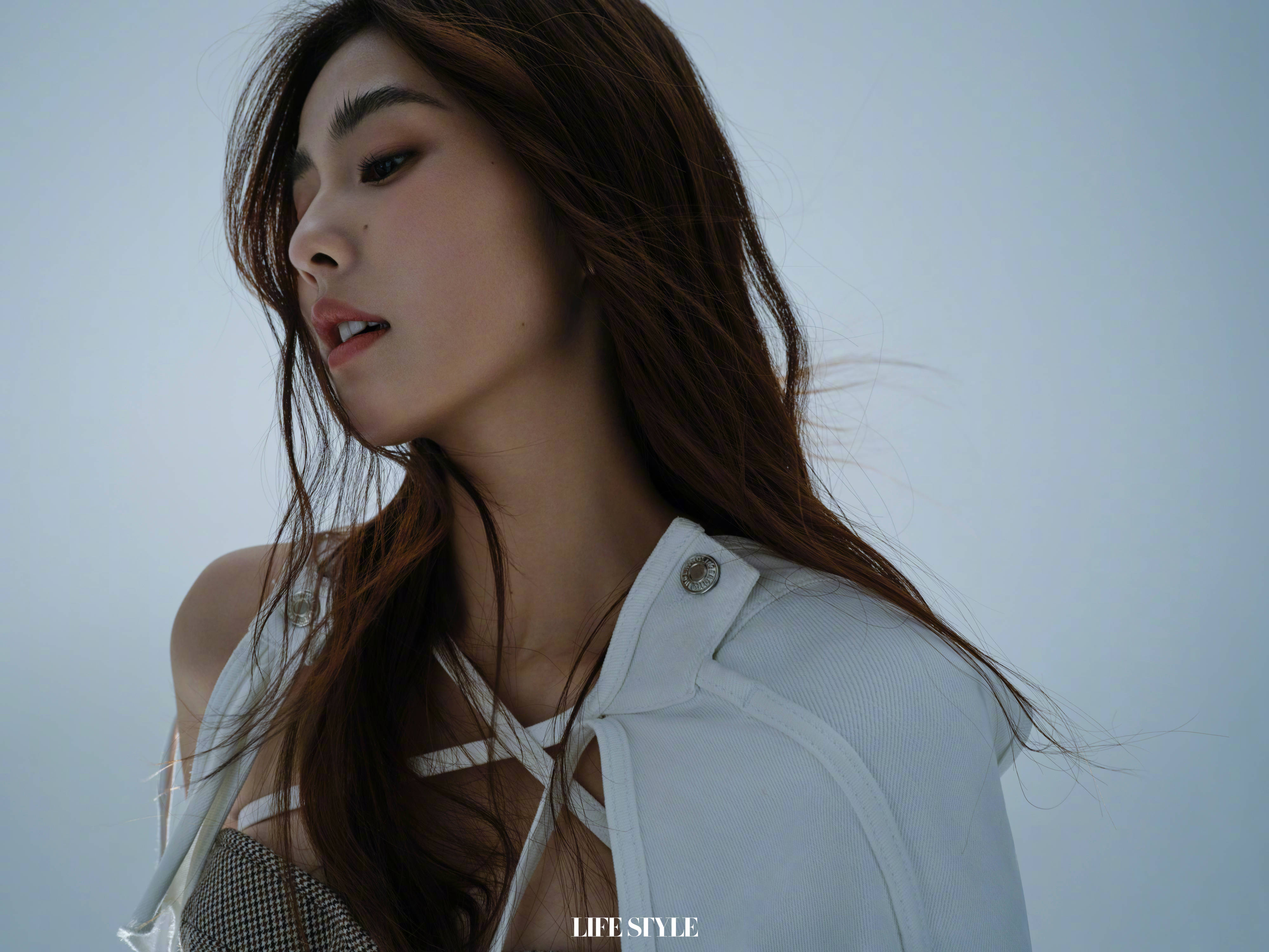 Pre - นิตยสาร Lifestyle BaiLu ไป๋ลู่ 白鹿 2022