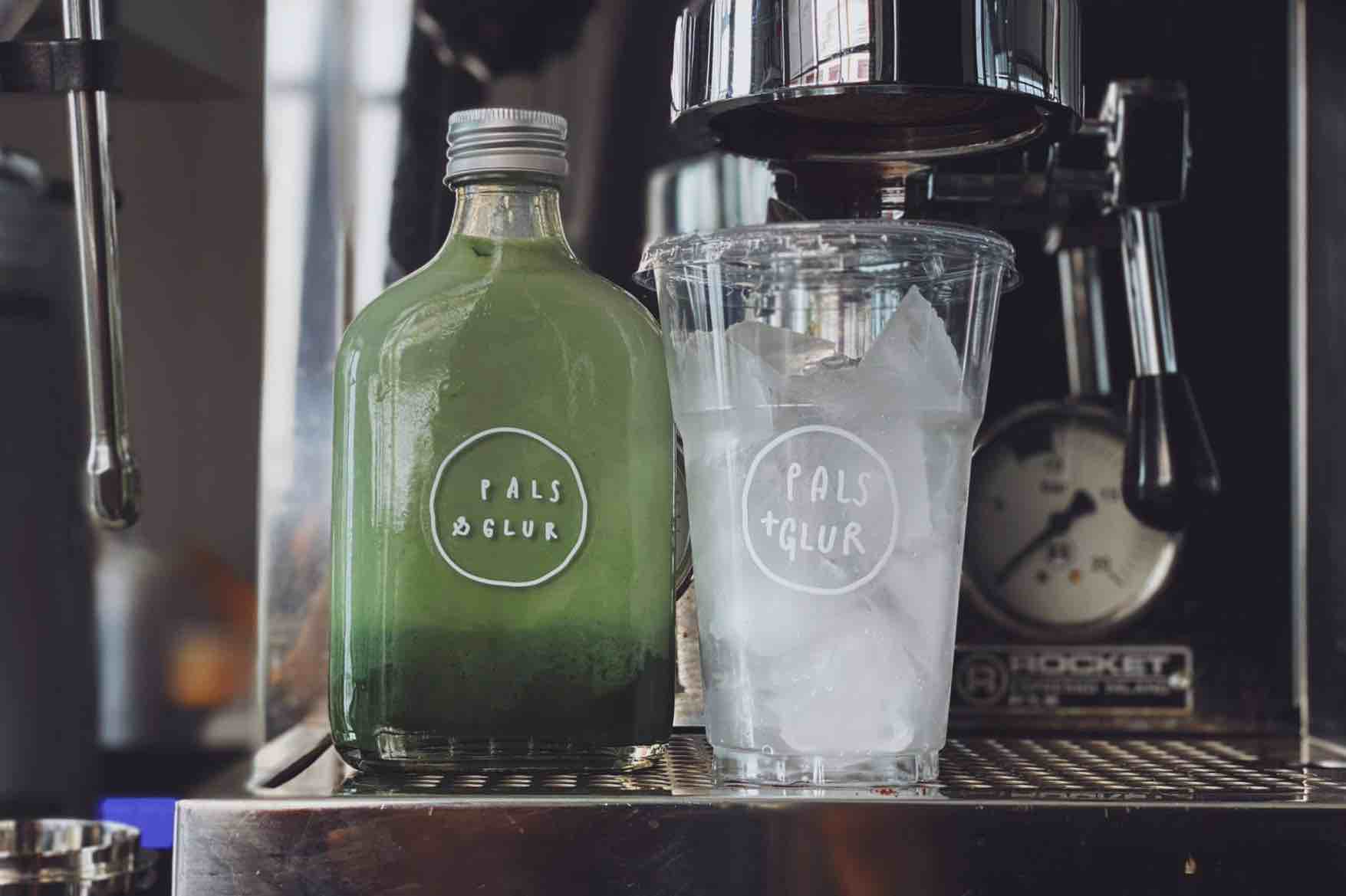 สติ๊กเกอร์ ฉลากสินค้า PVC ใส พิมพ์ขาว