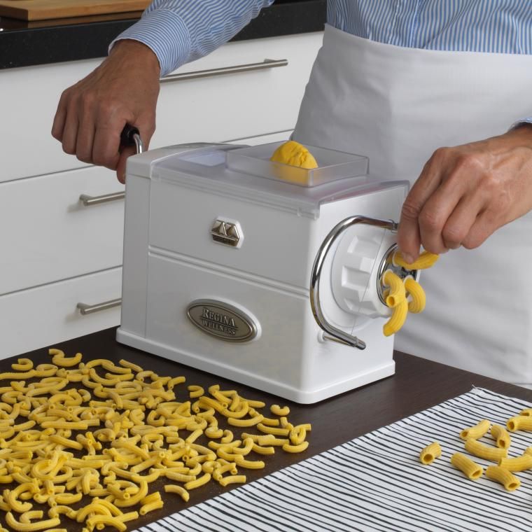 เครื่องทำเส้นมักกะโรนี 5 แบบ Regina (Made in Italy) พร้อมรับประกันจากโรงงาน 2 ปี หากใช้ในครัวเรือน และ 1 ปีหากใช้ในเชิงพาณิชย์ และต้องใช้งานตามที่ระบุในคู่มือ