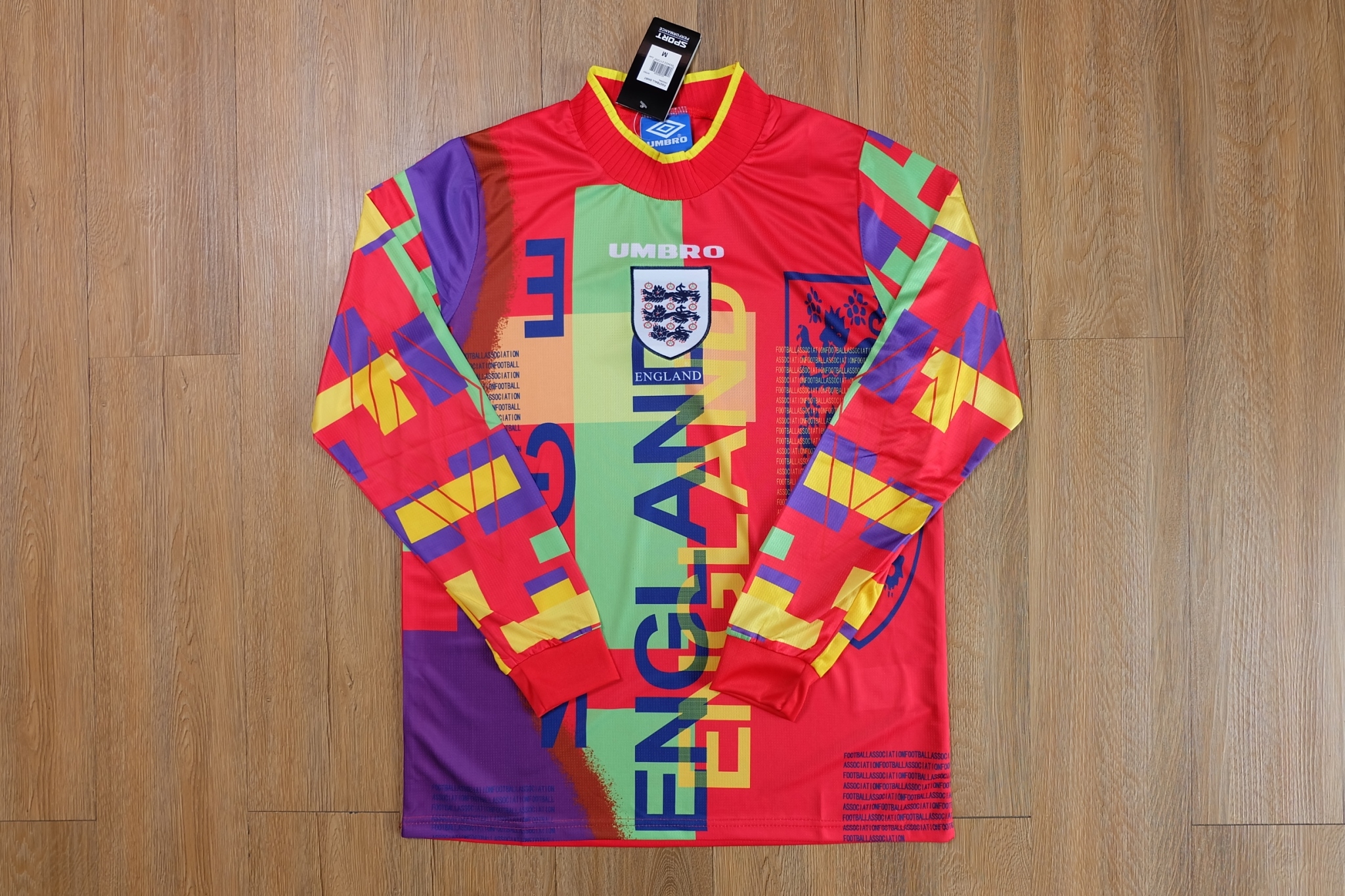 Retro ￼เสื้อทีมอังกฤษแขนยาว ย้อนยุค เกรด AAA ปี 1996 ทีมเยือน England Retro Shirt Away