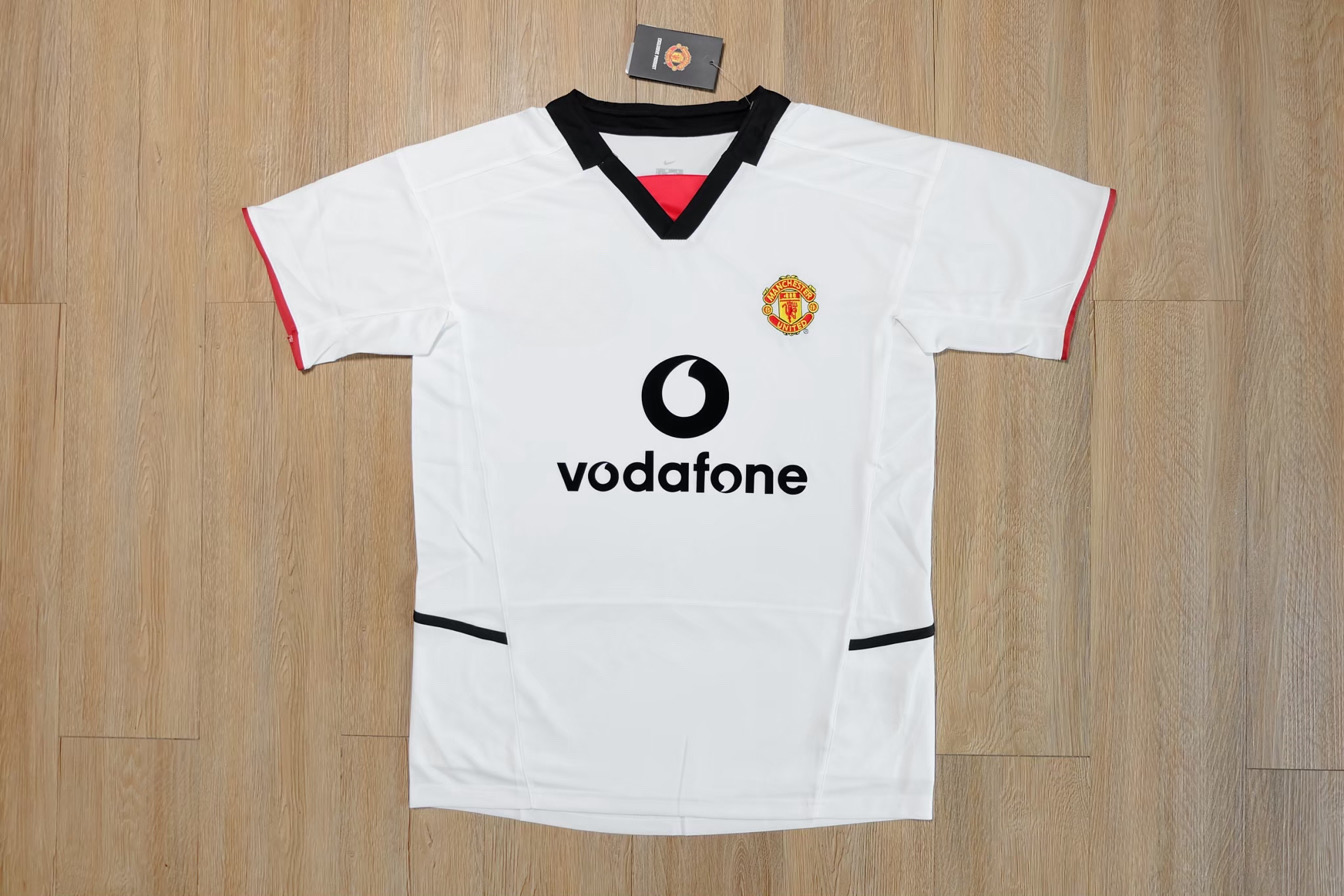 Retro เสื้อกีฬาแขนสั้น ลายทีมชาติฟุตบอล Manchester United White Away 02/03 ชุดเยือน