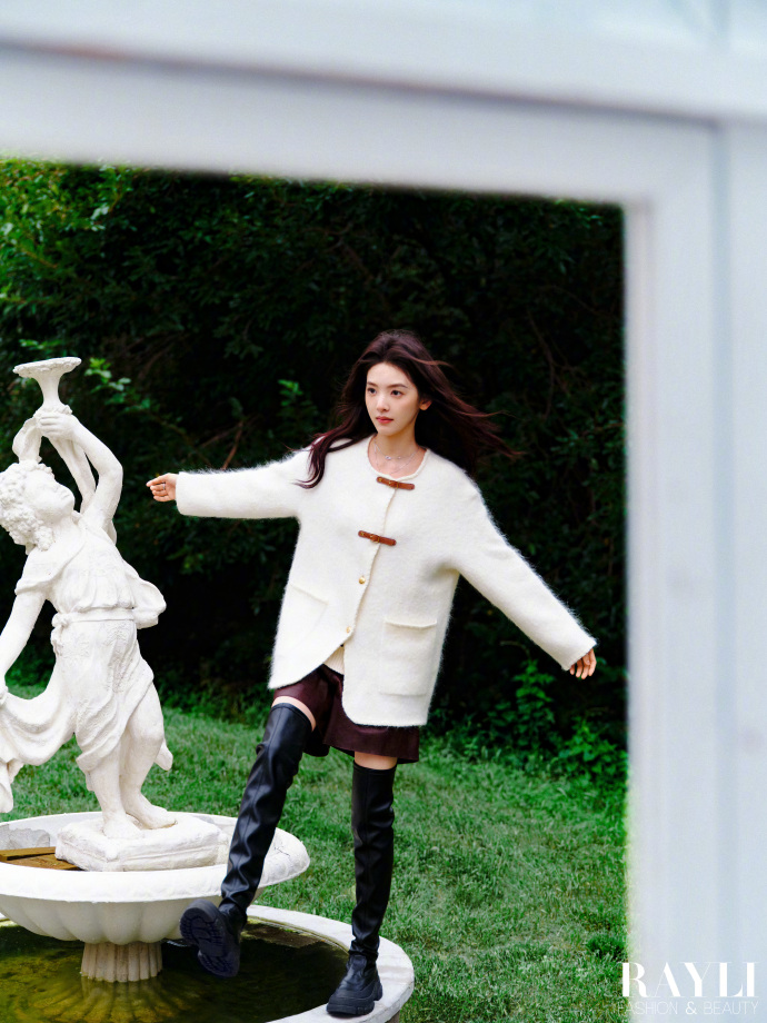 Pre - นิตยสาร 瑞丽服饰美容 Ruili/ Rayli จางรั่วหนาน ZhangRuoNan 2024