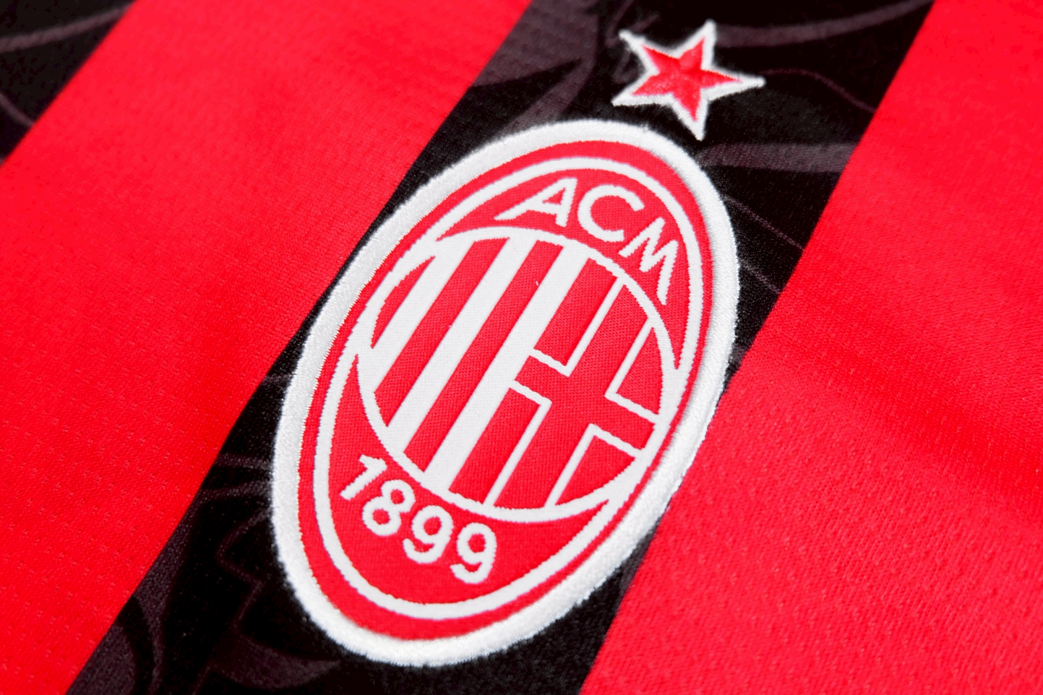 เสื้อฟุตบอล เอซี มิลาน เหย้า สีเเดงดำ Fans Edition เกรดแฟนบอล 2025