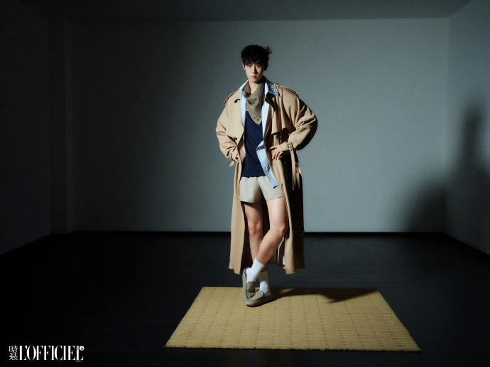 Pre - นิตยสาร L’Officiel China เถียนเจียรุ่ย 田嘉瑞 TianJiarui 2025+การ์ด