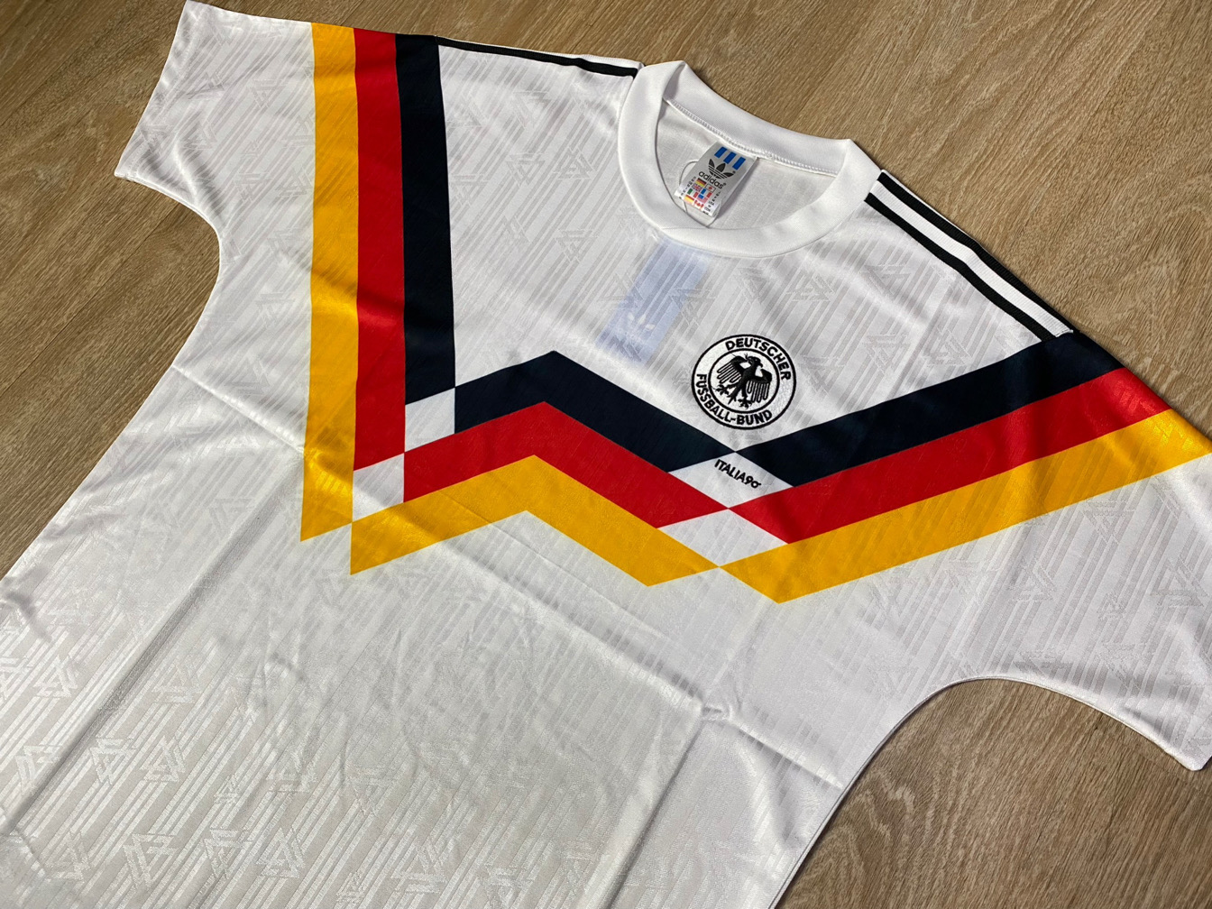 Retro เสื้อฟุตบอลย้อนยุค ทีมชาติ Germany Home เยอรมัน เหย้า ชุดแชมป์ฟุตบอลโลก ปี 1990