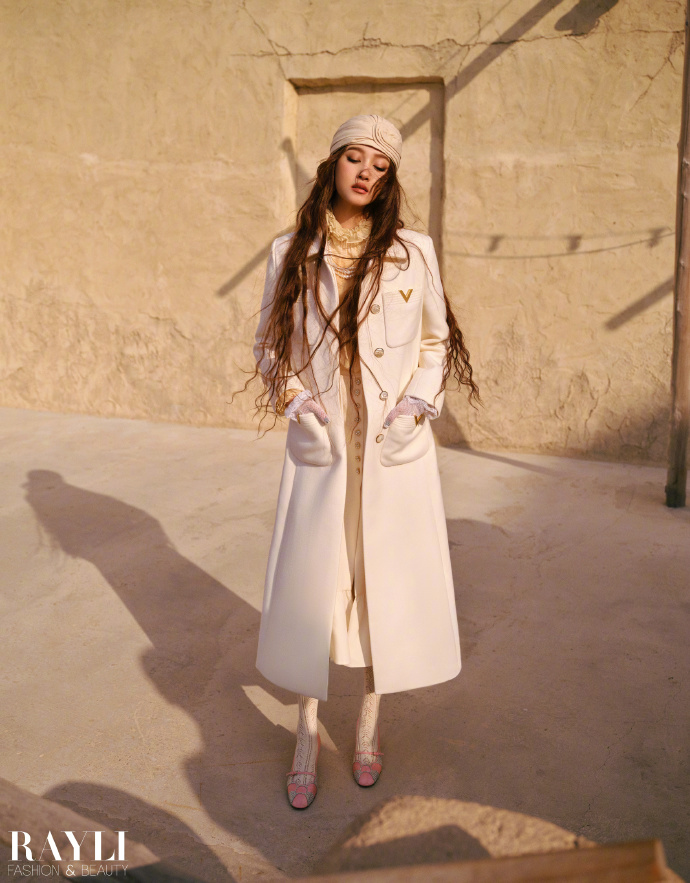 Pre - นิตยสาร 瑞丽服饰美容 Rayli กวนเสี่ยวถง GuanXiaotong 关晓彤 2024