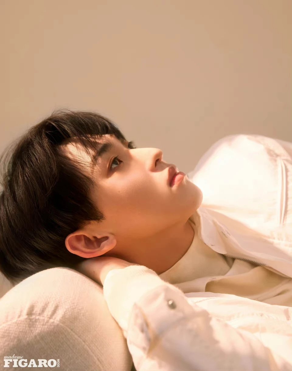 Pre - นิตยสาร MadameFigaroMode ถังจิ่วโจว TangJiuzhou 2022 + การ์ด(สุ่ม)5