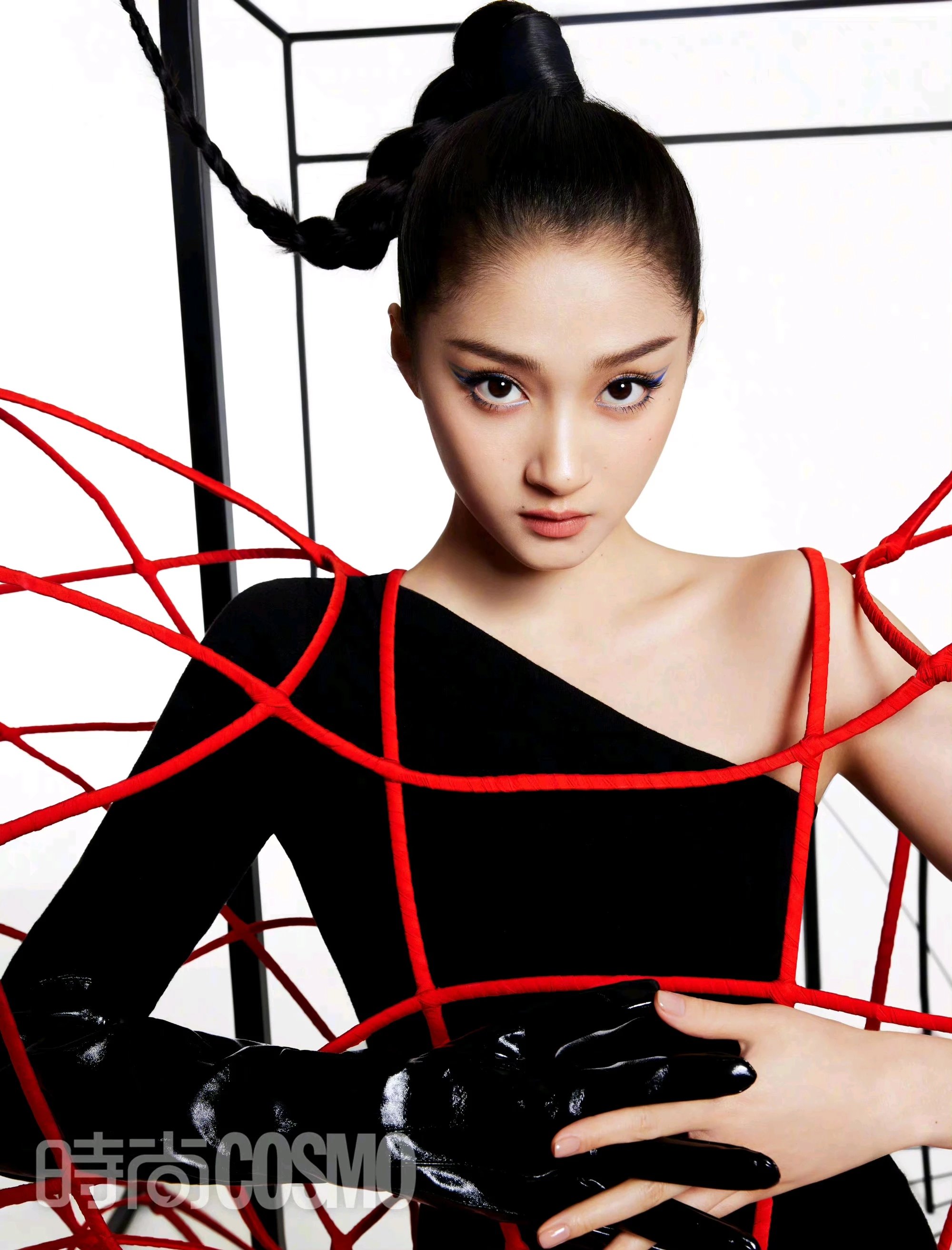 Pre - นิตยสาร COSMO กวนเสี่ยวถง GuanXiaoTong 关晓彤 2022