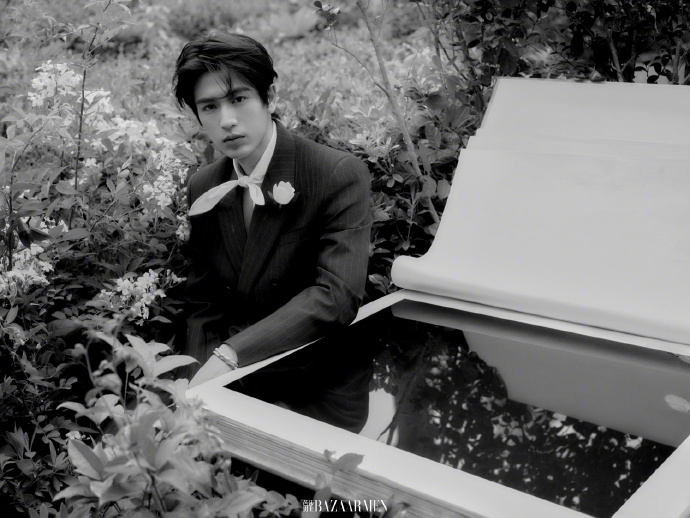 Pre - นิตยสาร Harper's Bazaar Men จางหลิงเฮ่อ zhanglinghe 2025+ การ์ด