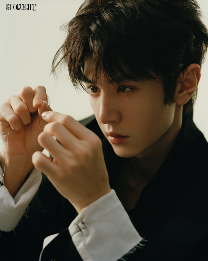 Pre - นิตยสาร L'Officiel Hommes เฉินเจ๋อหย่วน 陈哲远 ChenZheyuan 2025 A/B/C+การ์ด