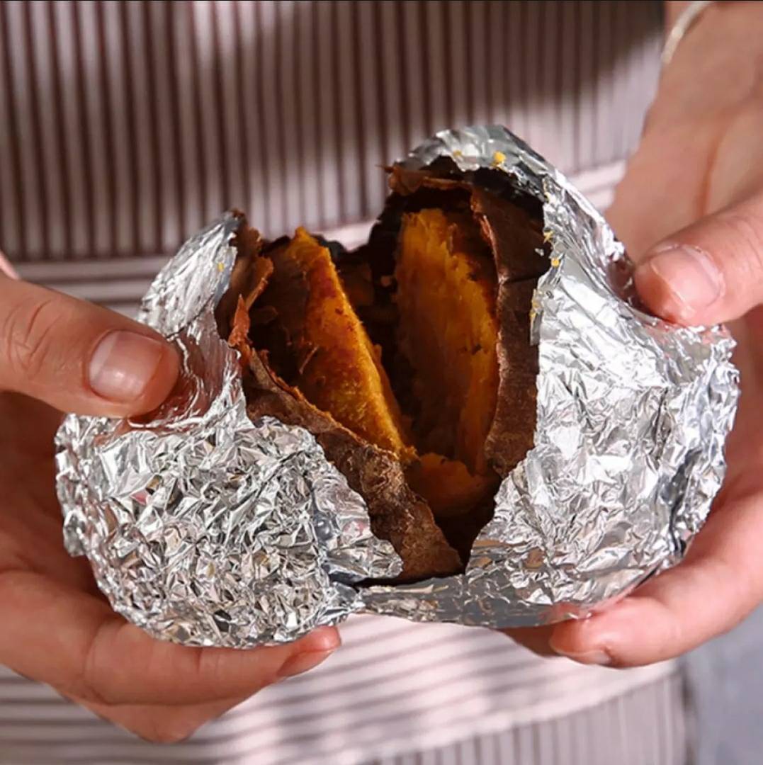 กระดาษฟอยล์ห่ออาหาร ฟอยล์เงินห่ออาหาร ความยาว 10 เมตร หน้ากว้าง 30 ซม