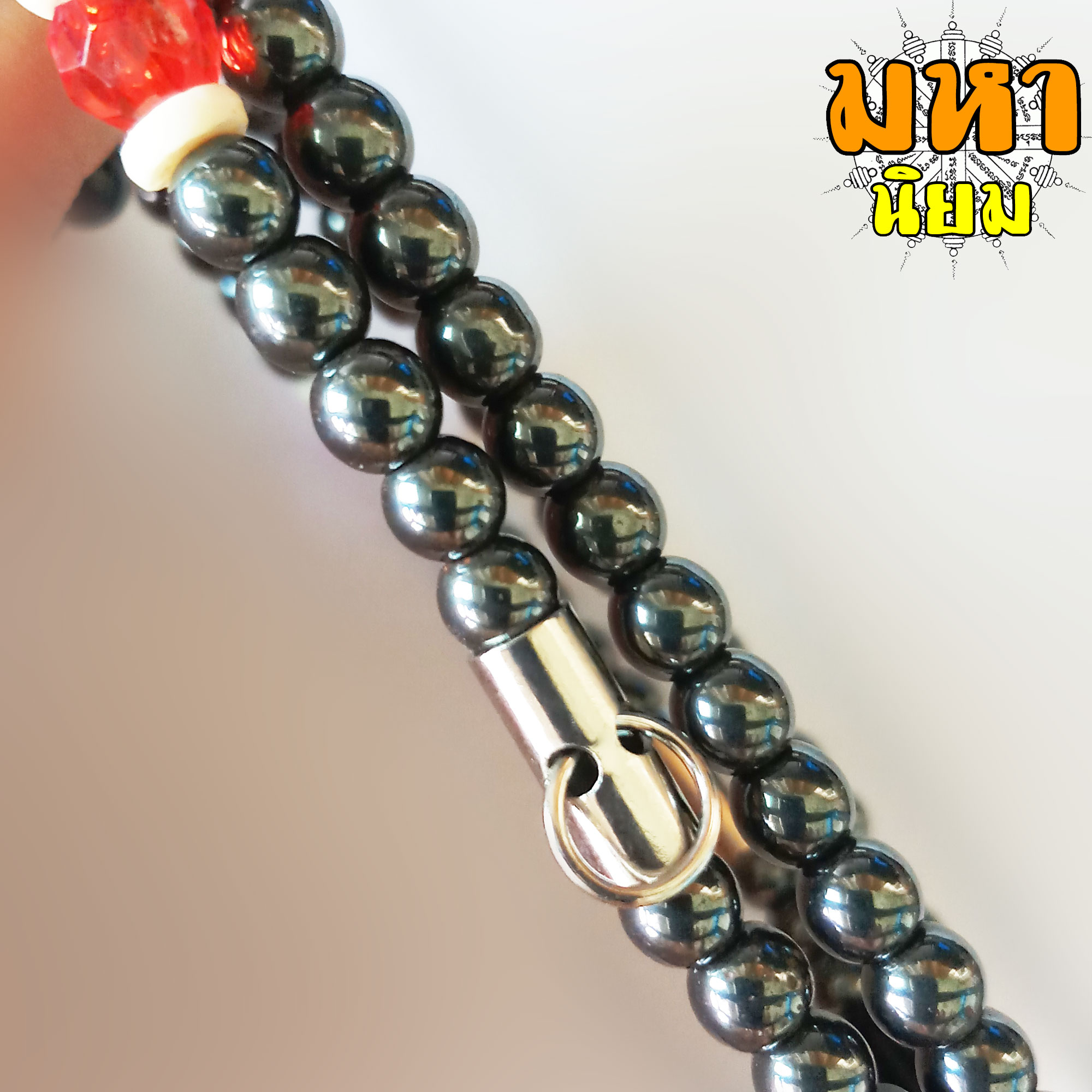 สร้อยคอ ห้อยพระ 3 องค์ ลูกปัดสีปรอท ประดับอัญมณี สีแดง