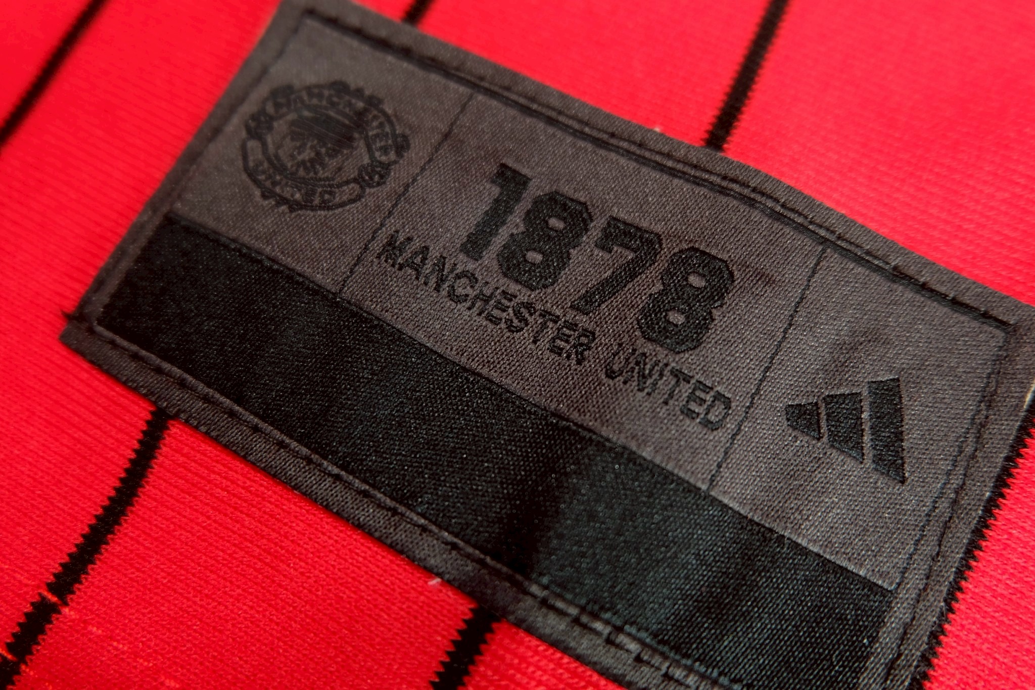 เสื้อเบสบอล Baseball ทีมเเมนยู สีเเดง เกรดเเฟนบอลพรีเมี่ยม 2025