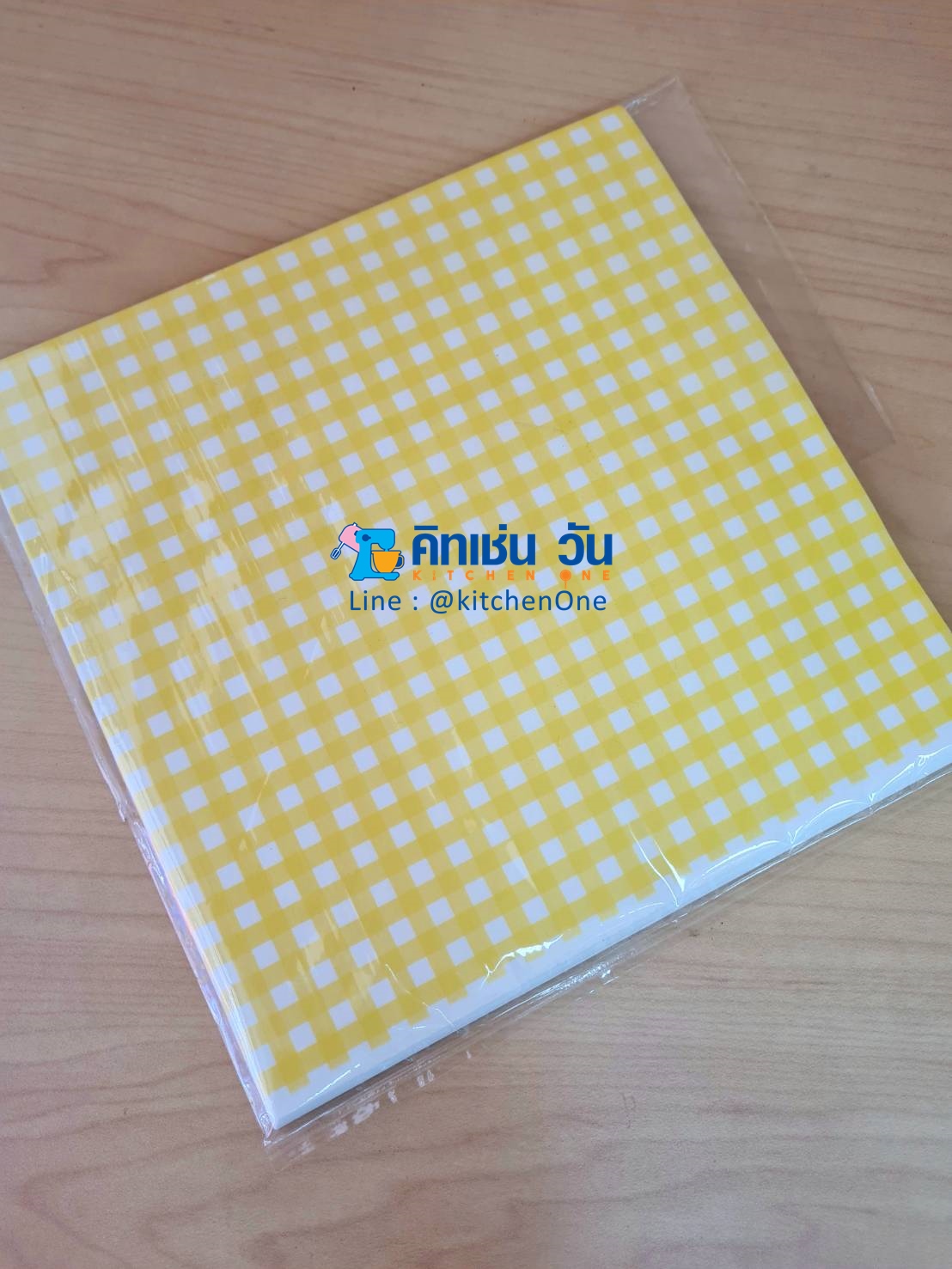 กระดาษรองขนม ห่อขนม กระดาษไขลายน่ารัก (แพ็คละ 100 แผ่น) ขนาด 18x18 ซม ใช้รองอาหาร,ขนม รองอบ ห่อขนม,แซนวิช foodgrade