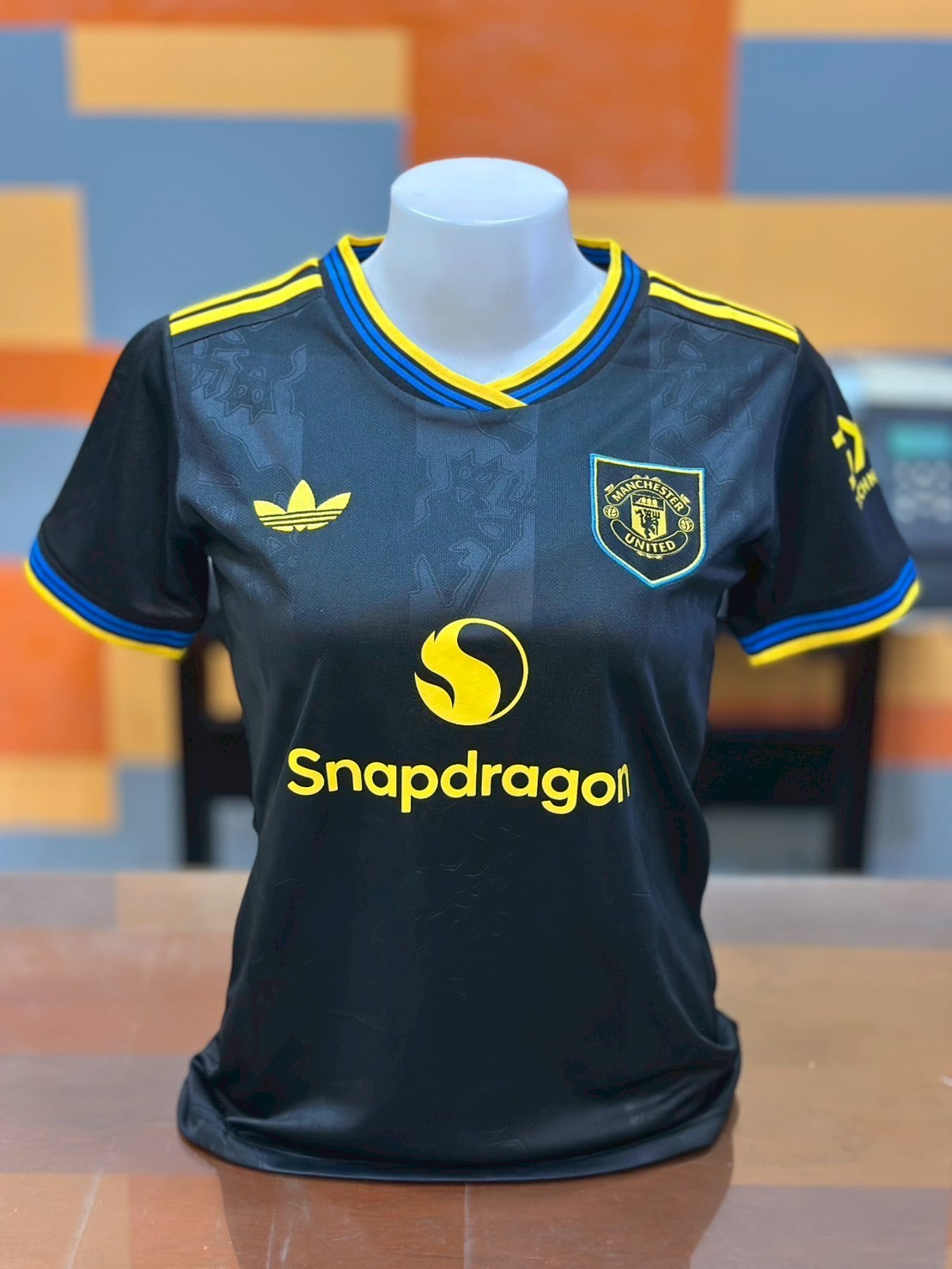 เสื้อฟุตบอลผู้หญิง Man U สีดำ Fans Edition เกรดฟุตบอล 2025