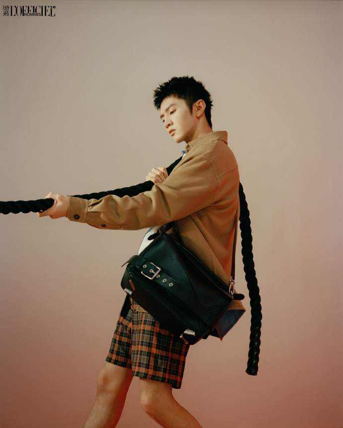 Pre - นิตยสาร L'Officiel Hommes เฉินเจ๋อหย่วน 陈哲远 ChenZheyuan 2025 A/B/C+การ์ด