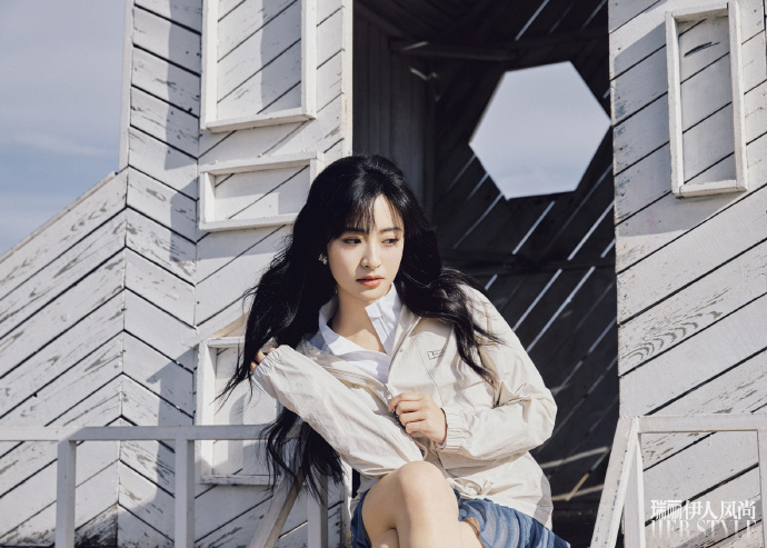 Pre - นิตยสาร 瑞丽伊人风尚 Rayli HerStyle เสิ่นเยว่ ShenYue 沈月 심월 2025 (หมายเหตุพิเศษ: ไม่มีการ์ด)