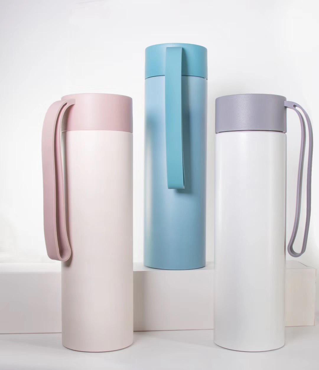 กระบอกน้ำพร้อมพิมพ์ ขนาด 500 mL. สายยางคล้องมือ