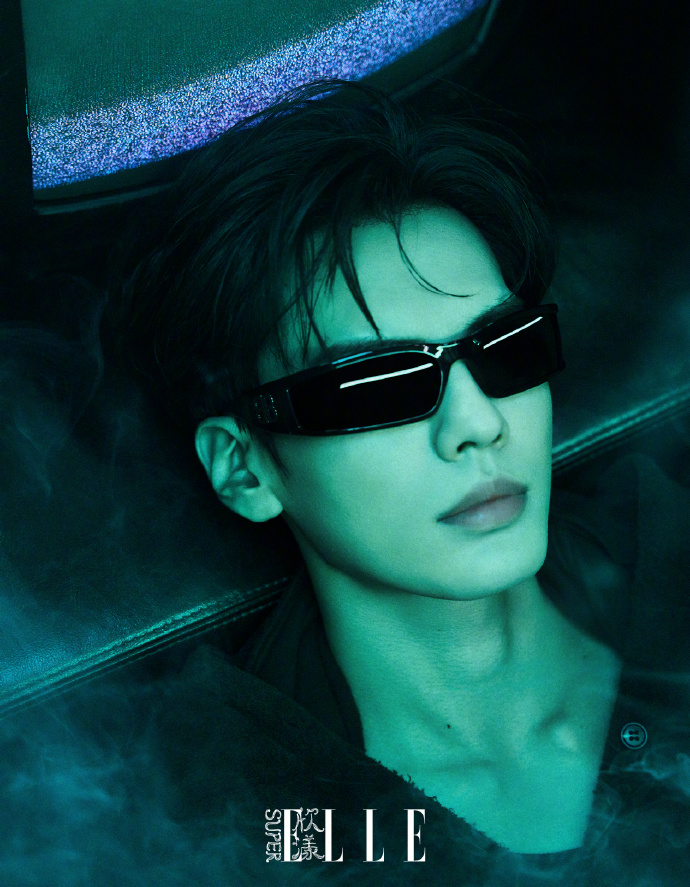 Pre - นิตยสาร SuperELLE ปี้เหวินจวิ้น 毕雯珺 BiWenJun 9/2025+การ์ด