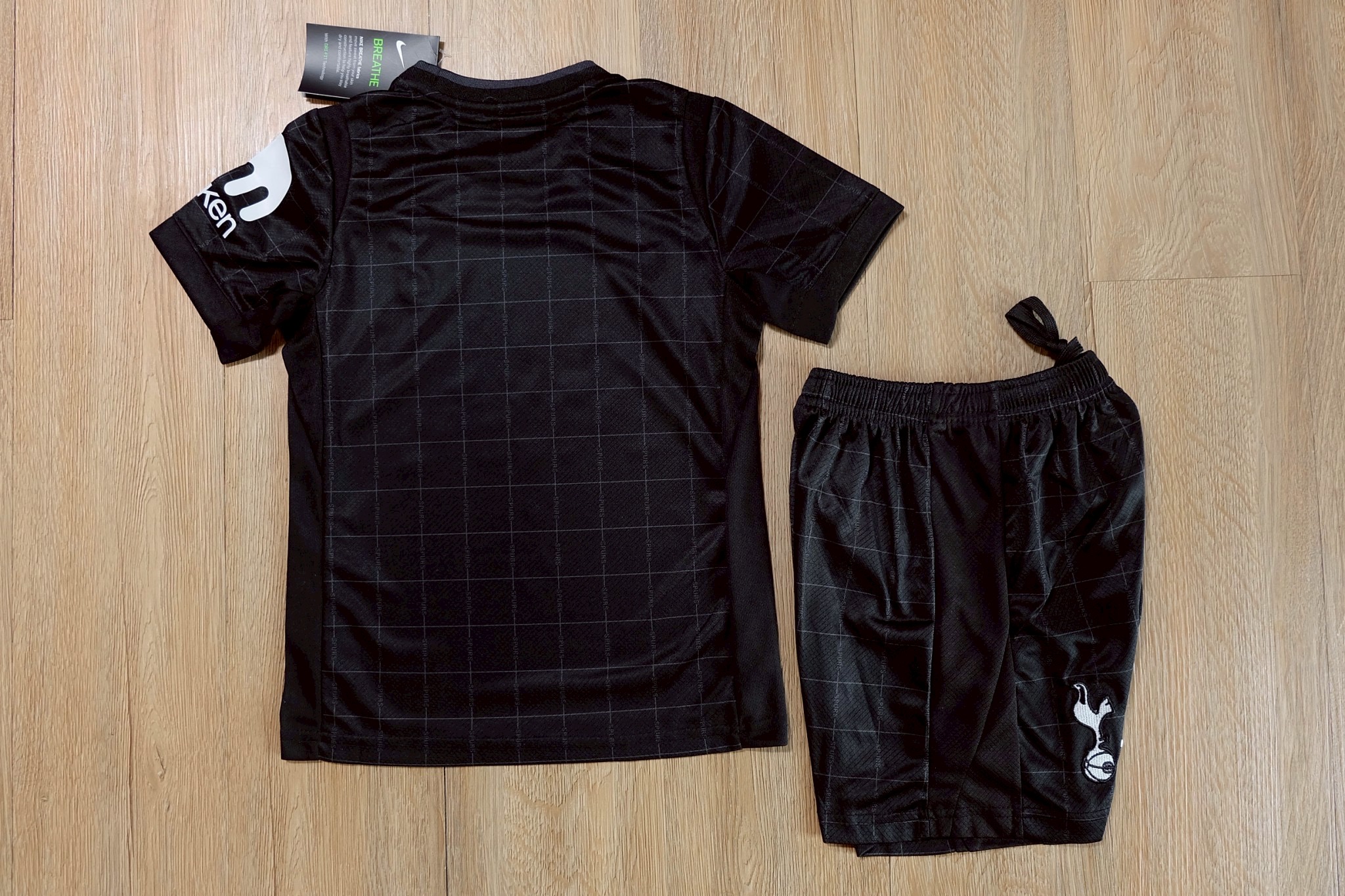 ชุดฟุตบอลเด็ก – 2025-26 ชุดฟุตบอลเด็กสเปอร์ สีดำ สำหรับเด็ก Fans Edition เกรดแฟนบอล Size 18-28