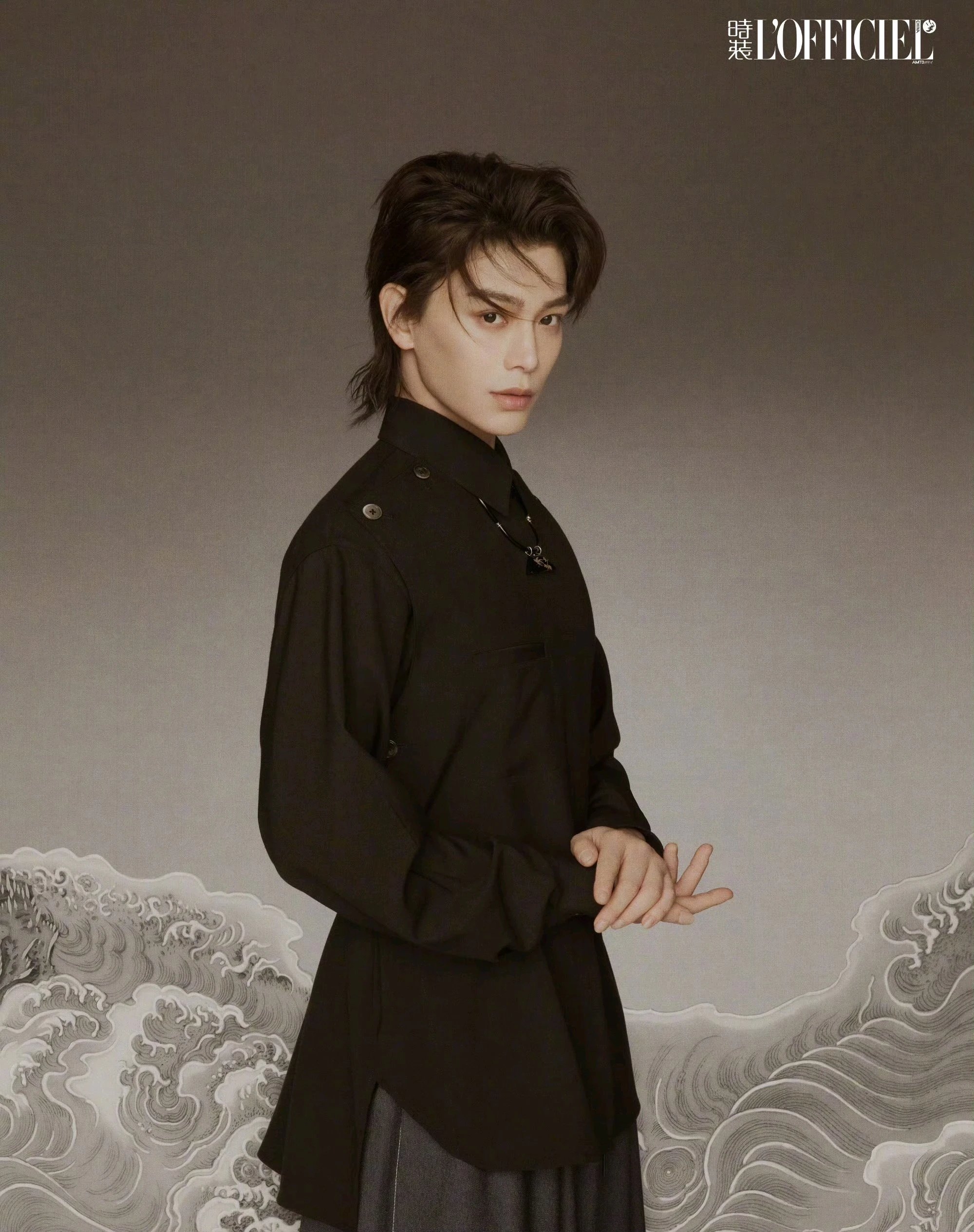 Pre - นิตยสาร L’OFFICIEL ติงอวี่ซี Dingyuxi 2025+การ์ด*3+ลับ*1