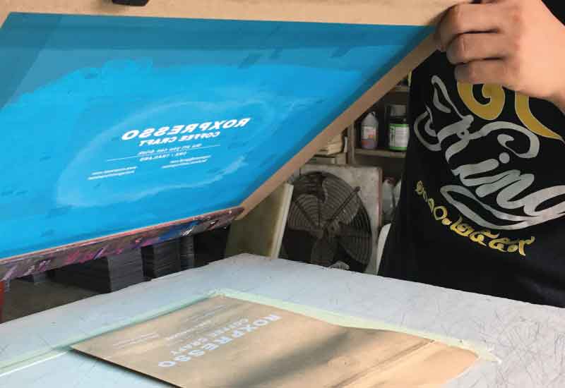 พิมพ์สกรีนซองคราฟท์ พิมพสกรีนซองใส พิมพ์สกรีนถุงพลาสติก สกรีนซอง สกรีนบรรจุภัณฑ์ สกรีนถุงพลาสติก สกรีนกระดาษคราฟท์