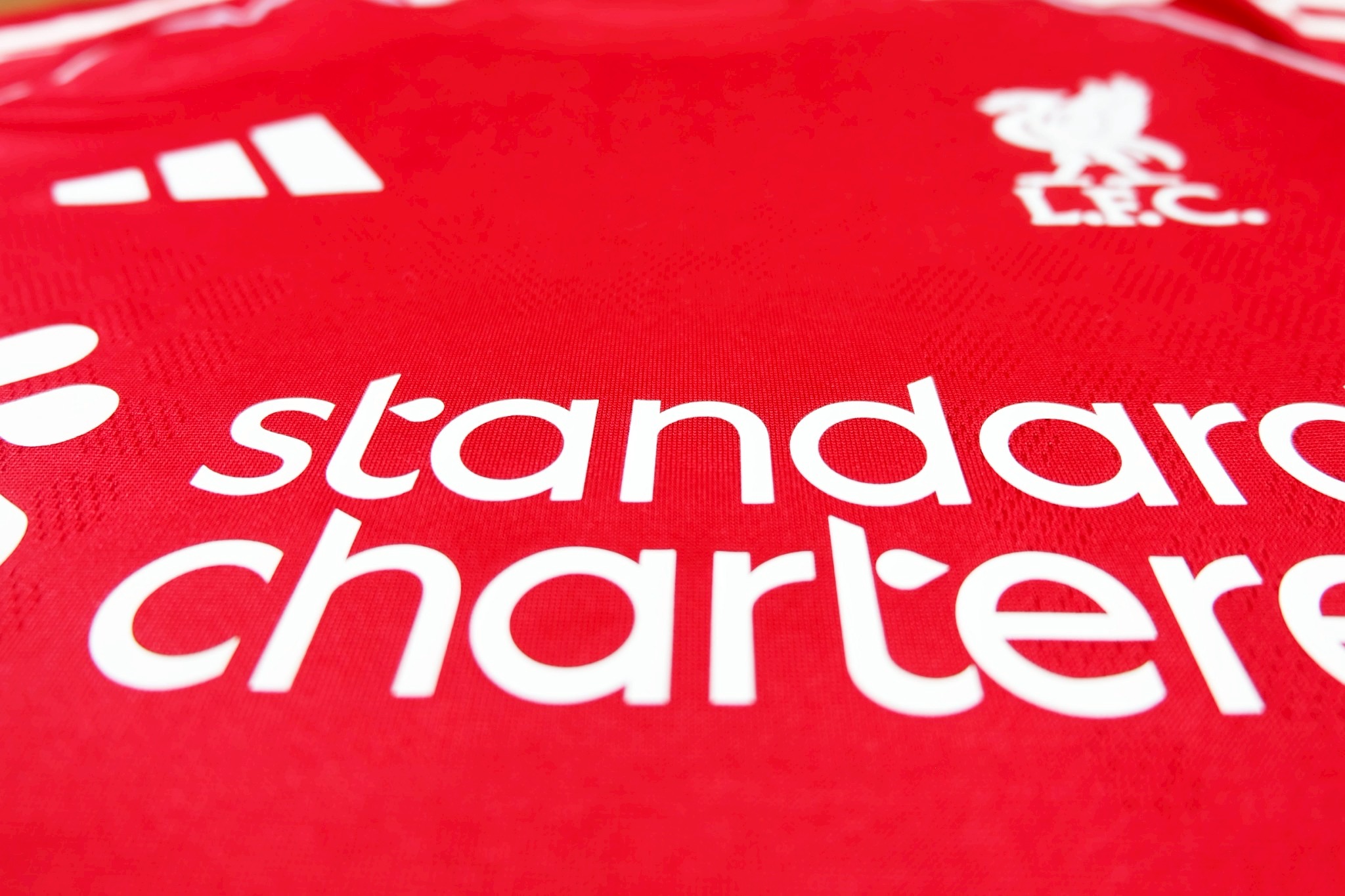 มาใหม่เสื้อฟุตบอลลิเวอร์ เหย้า สีแดง + ชื่อ เบอร์ ตามต้องการ + อาม Player Edition เกรดนักเตะ 2025
