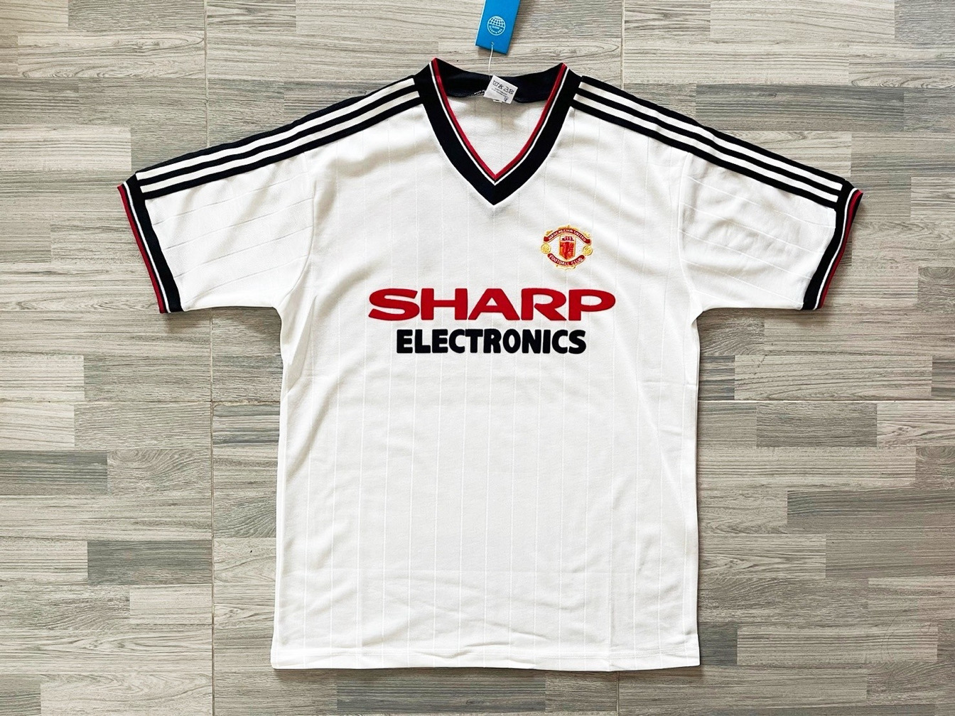 RETRO 1983 Manchester United away Jersey Football Jersey Retro Soccer Shirt S-XXL เสื้อทีมสโมสรฟุตบอลต่างชาติ เสื้อฟุตบอลยุค 90 เสื้อฟุตบอลย้อนยุค