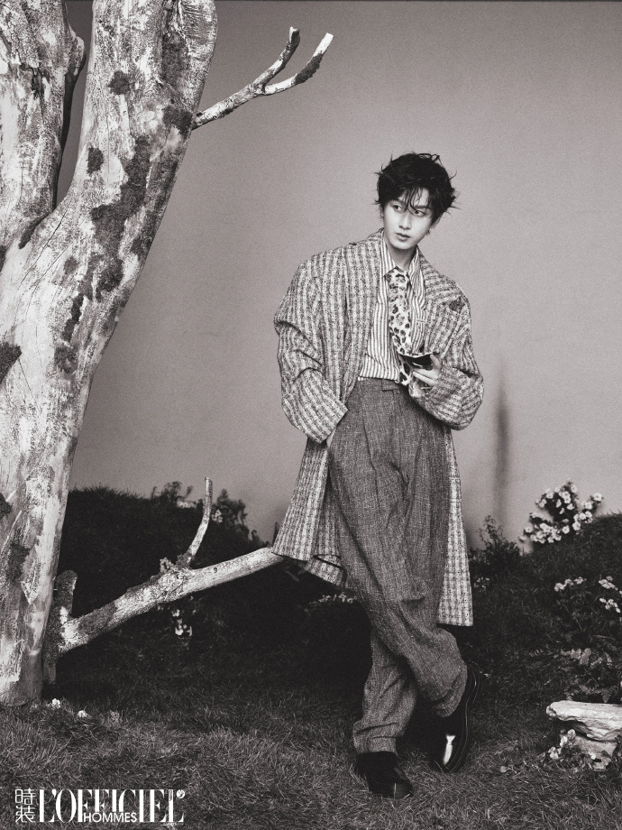 Pre - นิตยสาร L’Officiel Hommes เฉิงอี้ ChengYi 2024+การ์ดอฟช.