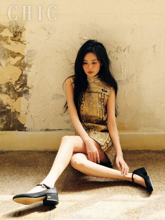 Pre - นิตยสาร CHIC เจิ้งเหอฮุ่ยจื่อ ZhengheHuizi 郑合惠子 5/2024