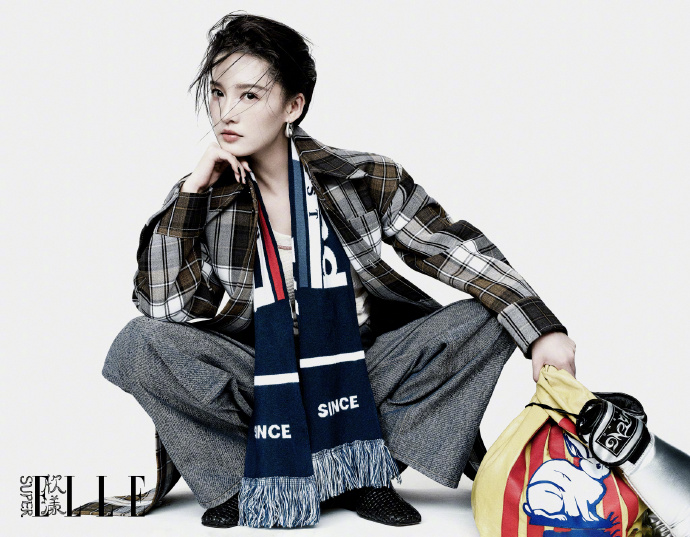 Pre - นิตยสาร SuperELLE LiQin หลี่ชิ่น 2025