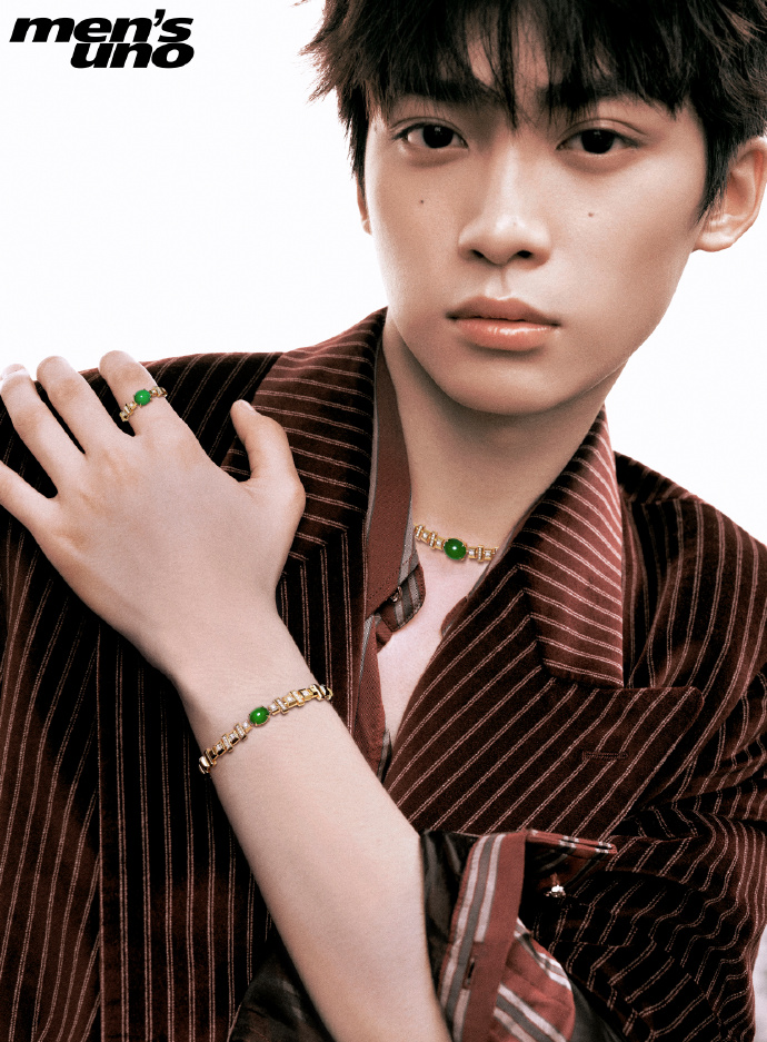 Pre - นิตยสาร men's uno จื่ออวี๋ 梓渝 ZiYu 2025 A/B/C+การ์ด+ โปสเตอร์