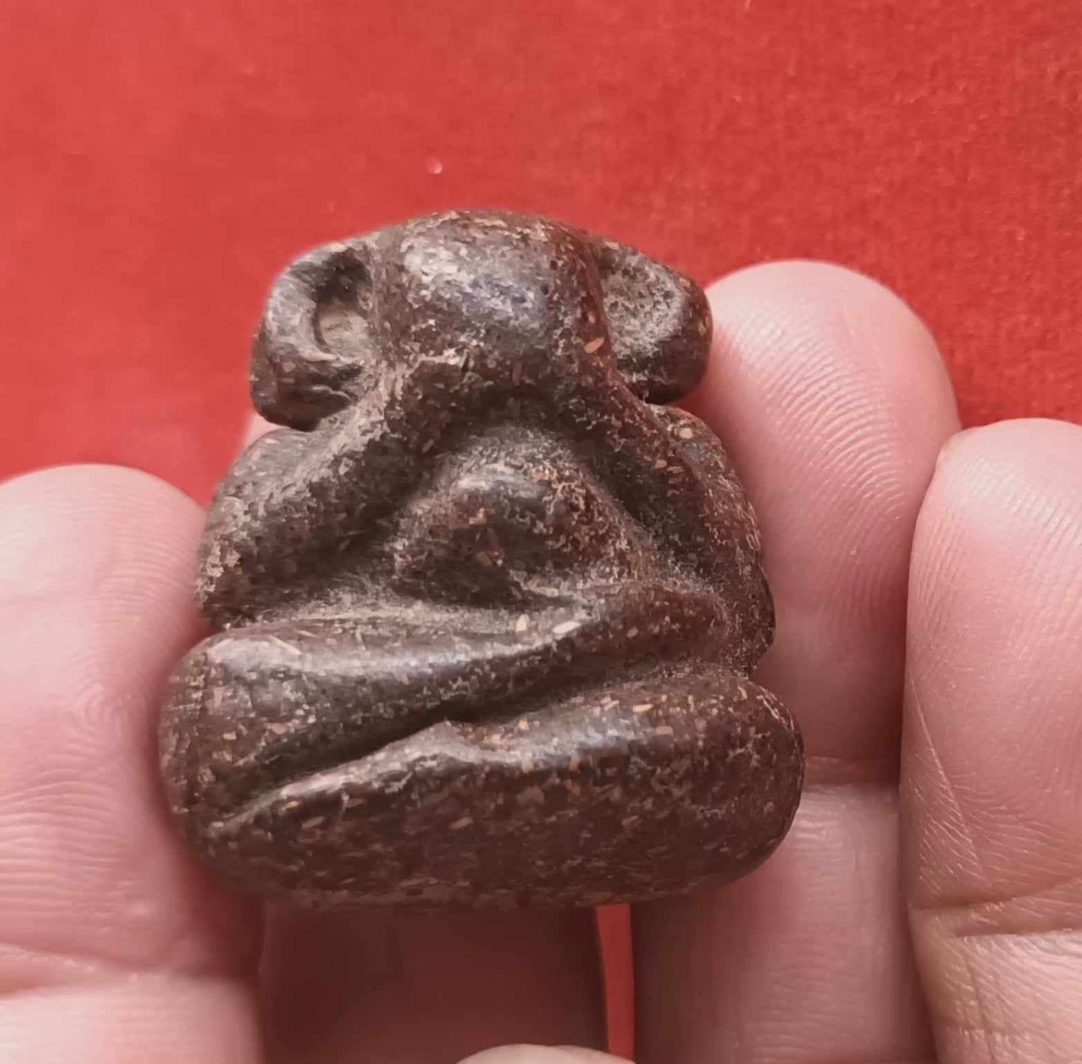 พระปิดตาหลวงพ่อแก้ว วัดปากทะเล เพชรบุรี เนื้อผงคลุกรักพิมพ์ปั้นลอยองค์