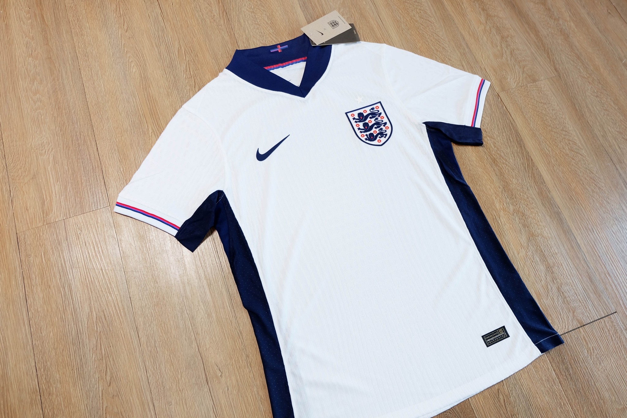 เสื้อฟุตทีมชาติทีมชาติ อังกฤษ เหย้า สีขาว เกรดนักเตะ ยูโร 2025