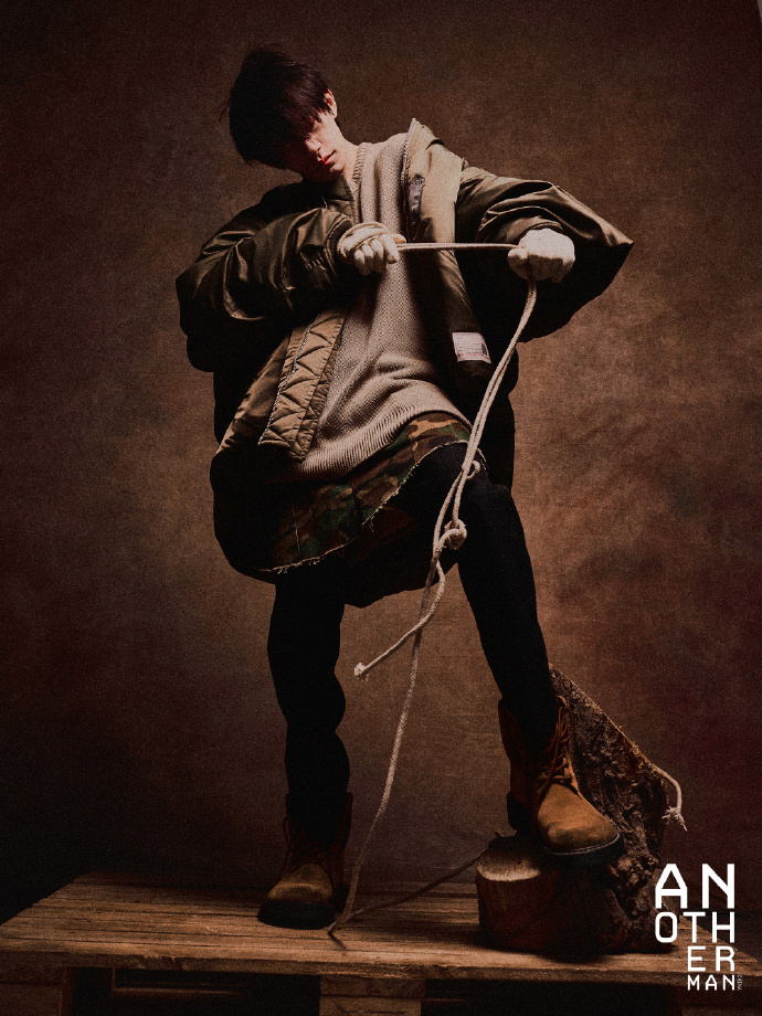 Pre - นิตยสาร Another Man อี้หยางเซียนซี YiYangQianXi แจ็กสันหยี/JacksonYee 2024+การ์ด+โปสเตอร์