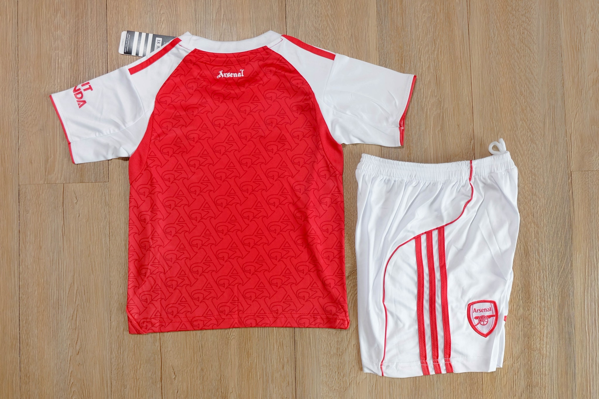 ชุดฟุตบอลเด็ก – 2025-26 ชุดฟุตบอลเด็กอาร์เซนอล สีเเดง สำหรับเด็ก Fans Edition เกรดแฟนบอล Size 18-28