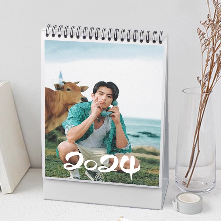 Pre - ปฏิทินตั้งโต๊ะลาย wanghedi หวังเห้อตี้ DylanWang 2024 (ไม่ใช่สินค้าอฟช.)