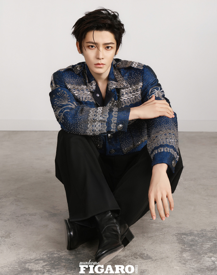 นิตยสาร Madame Figaro Hommes โหวหมิงฮ่าว 侯明昊 HouMinghao 2025+ การ์ดสุ่ม