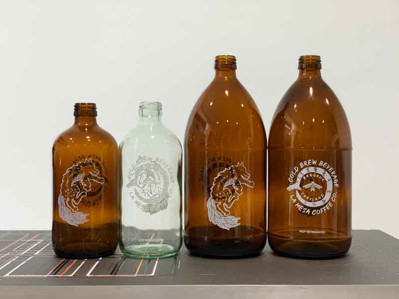 สกรีนขวดแก้ว สีชา 1 สี จำนวนน้อย-มาก