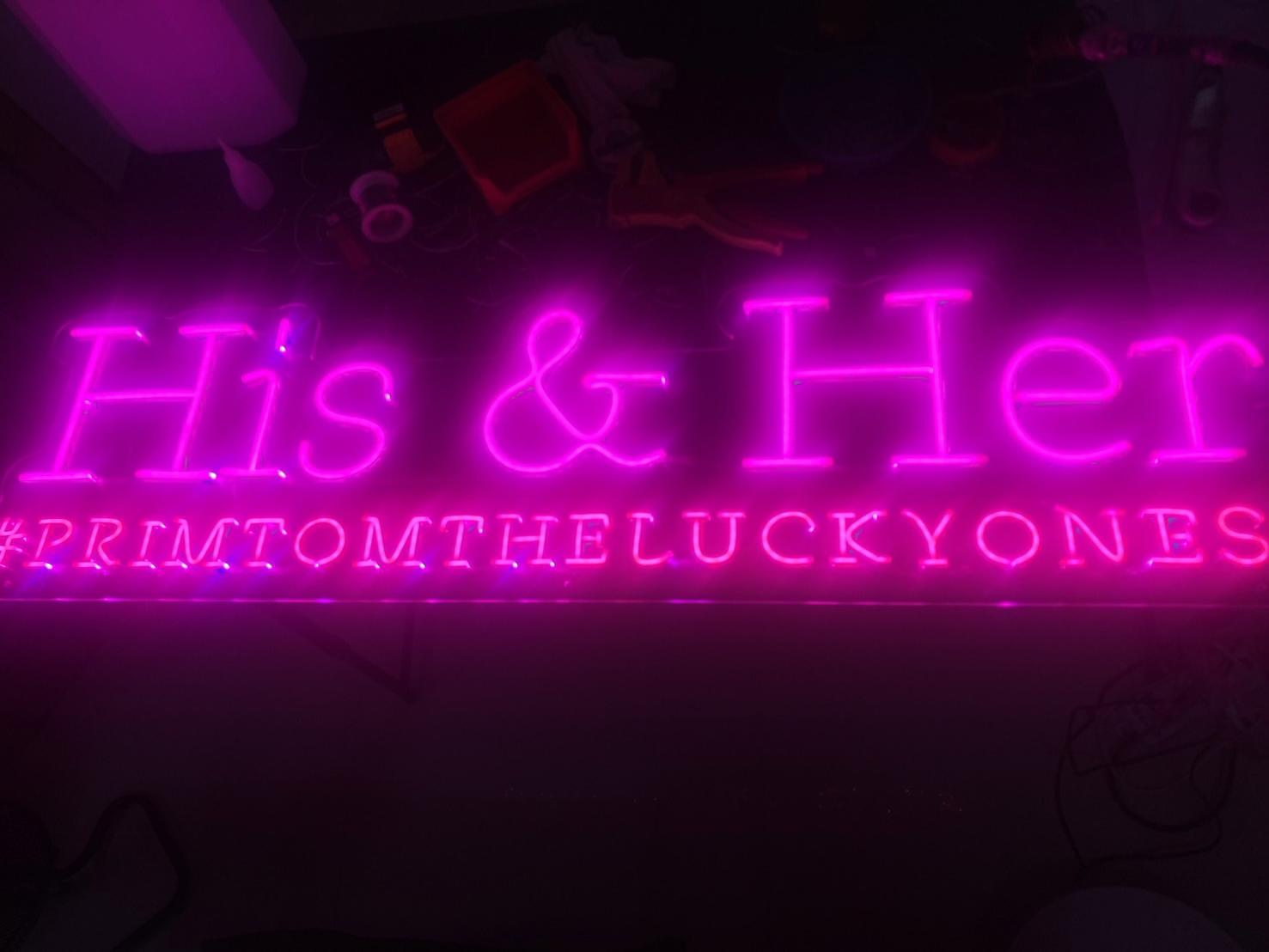 ป้ายนีออนฟรค สีชมพู His&Her #PRIMTOMTHELUCKYONES