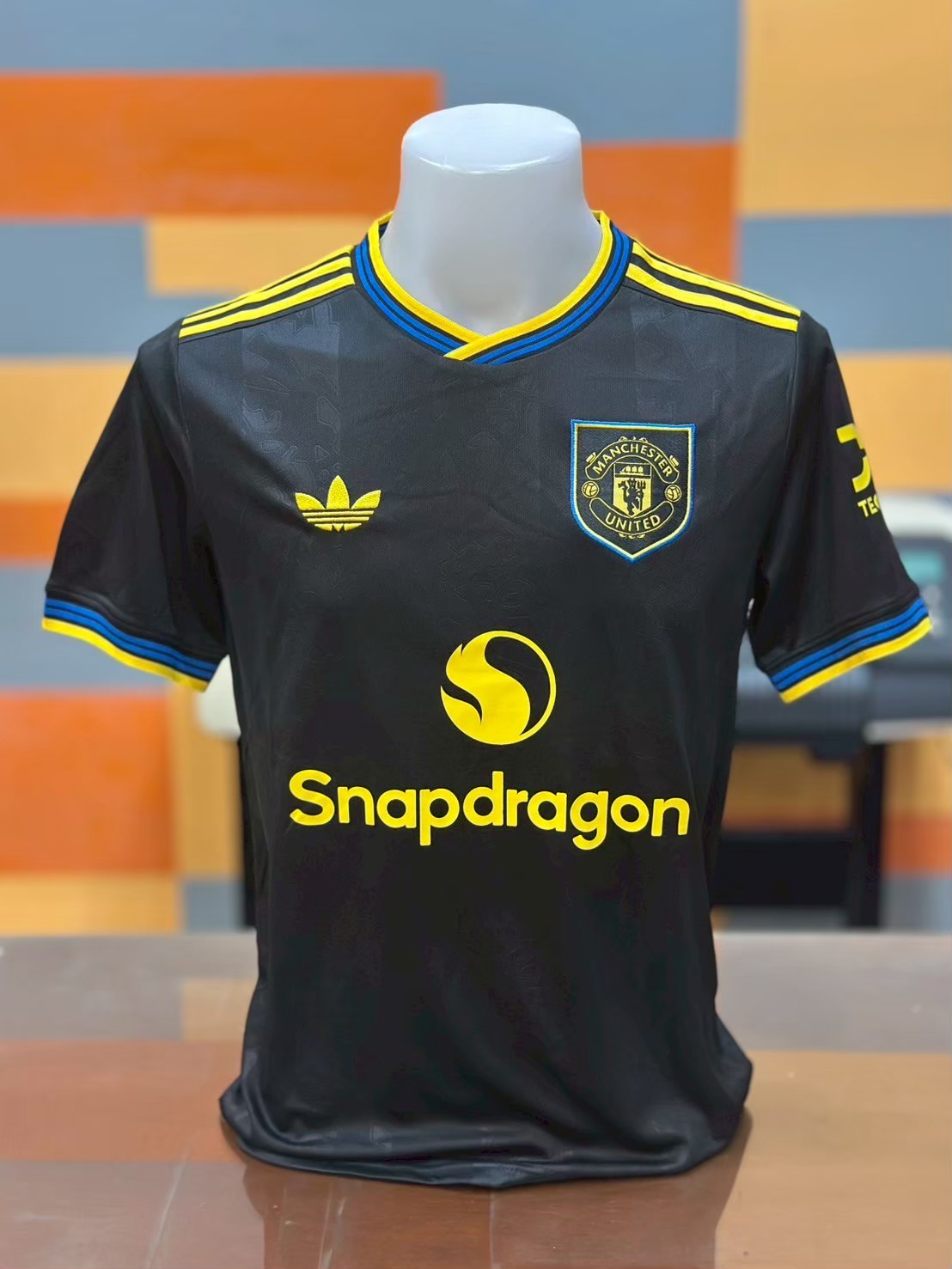 2025-26 มาใหม่เสื้อฟุตบอลเเมนยู สีดำ สำหรับผู้ชาย Fans Edition เกรดแฟนบอล SIZE S-2XL