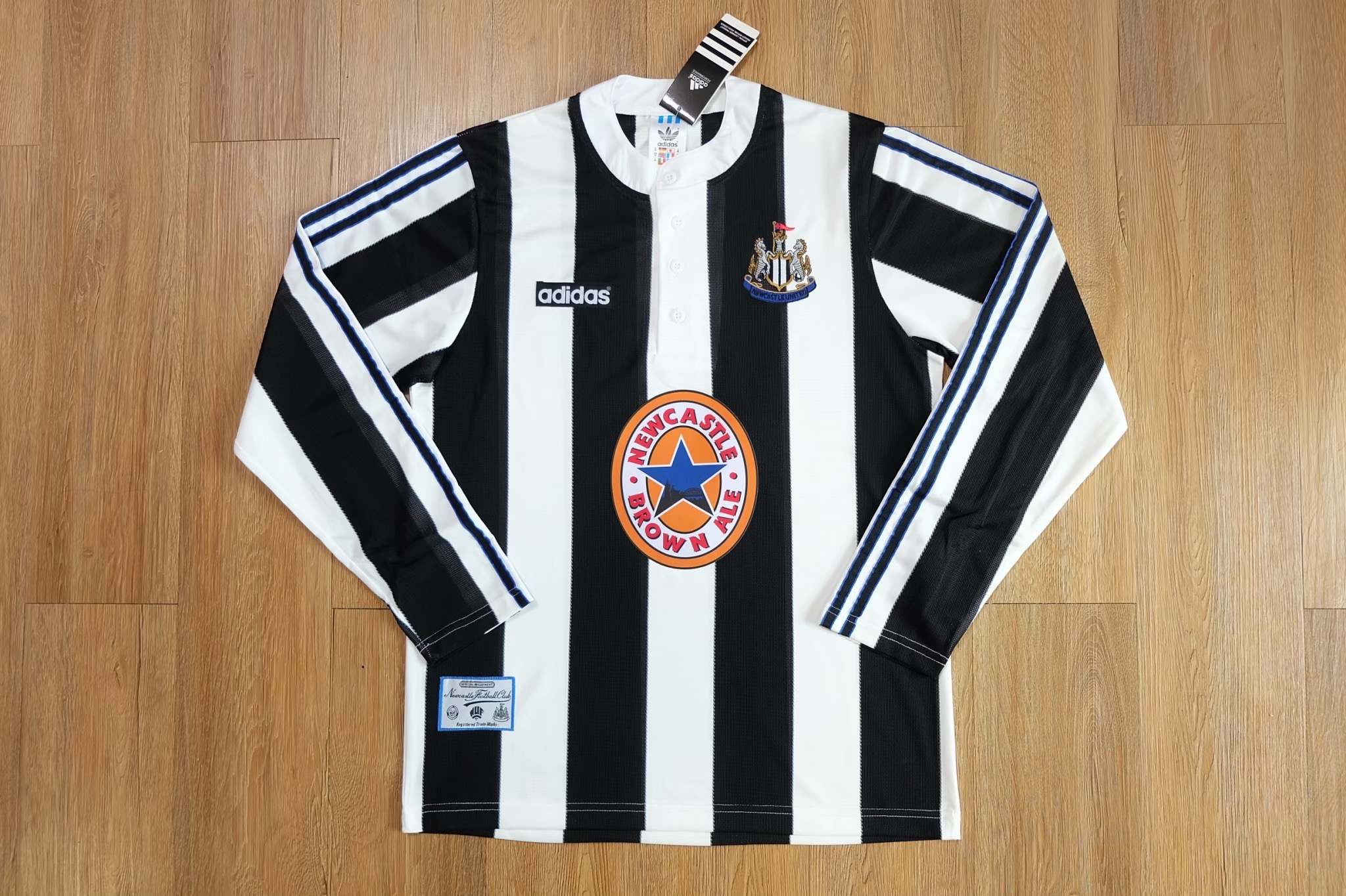 Retro เสื้อฟุตบอลนิวคาสเซิล แขนยาว 1995-96
