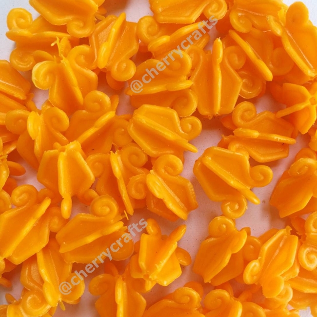 ดอกรักพลาสติกคุณภาพดีขนาด 1.5 ซ.ม. ดอกรักตราเสือ ฟรีขั้วสีเขียว ถุงละ 2,000 ดอก มีสีสดให้เลือกกว่า 10 สี+ รูดอกกว้างร้อยง่ายสวยมีน้ำหนัก ขายปลีก-ส่ง