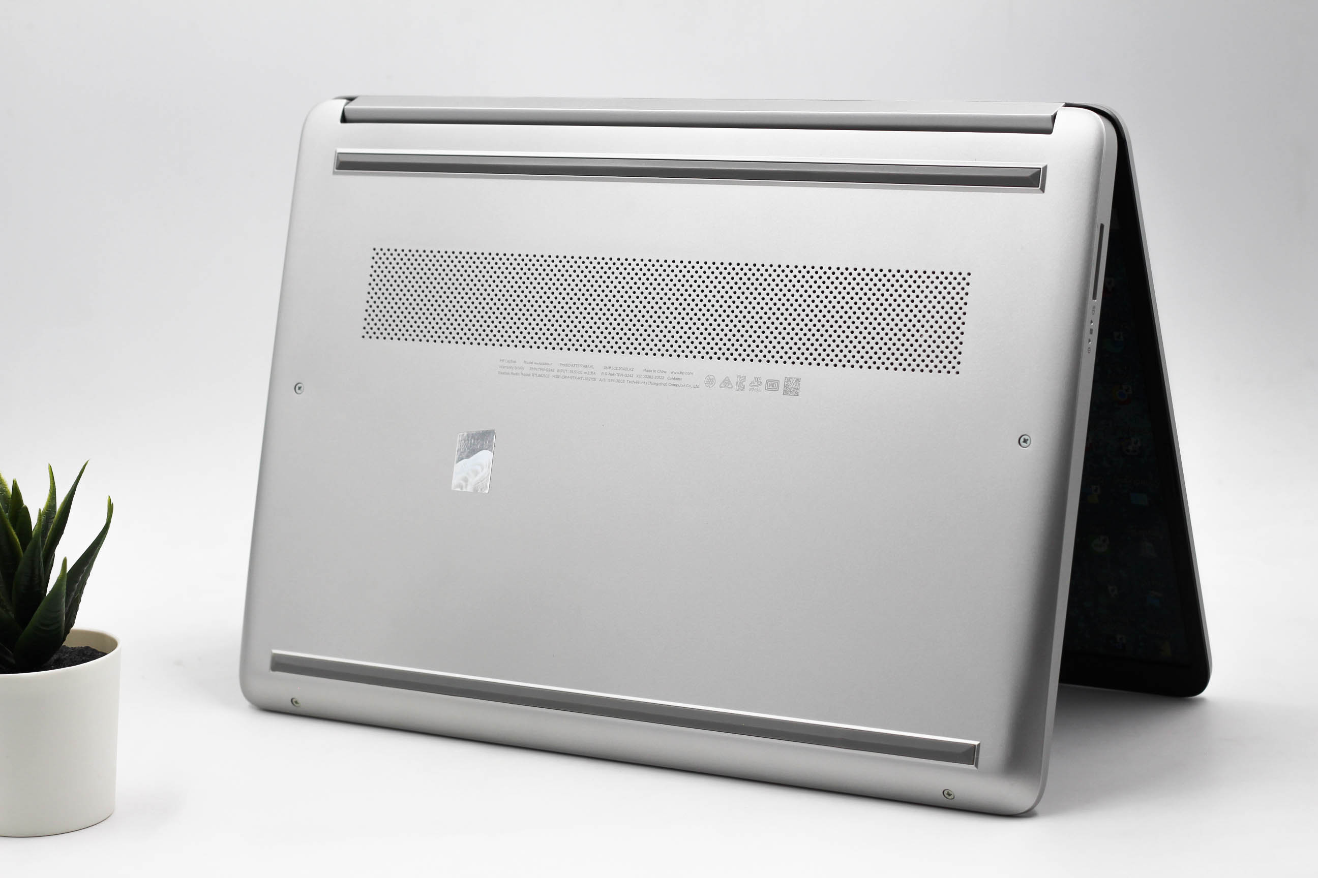 HP 14S-FQ0558AU (NATURAL SILVER)
