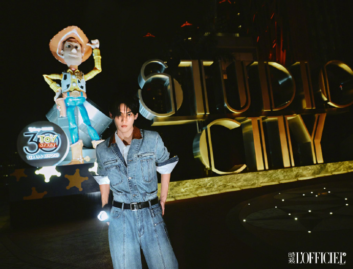 Pre - นิตยสาร L’Officiel China โจวเคออวี่ Zhoukeyu DanielZhou 2025+การ์ด