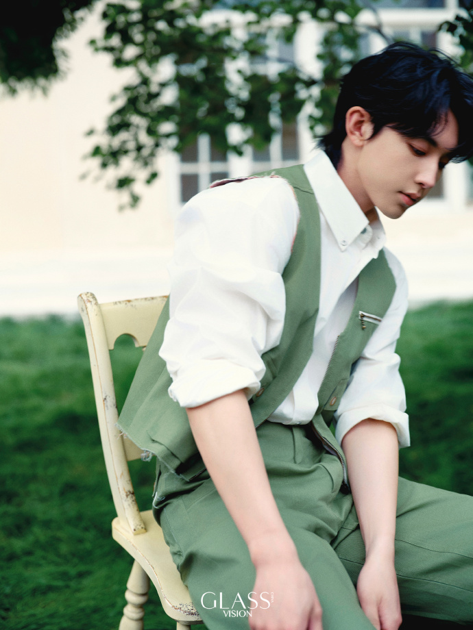 Pre - นิตยสาร Glass Vision #GuoJunchen & #XiaMeng เดือนมิถุนายน 2025 (สุ่มปก)+การ์ด