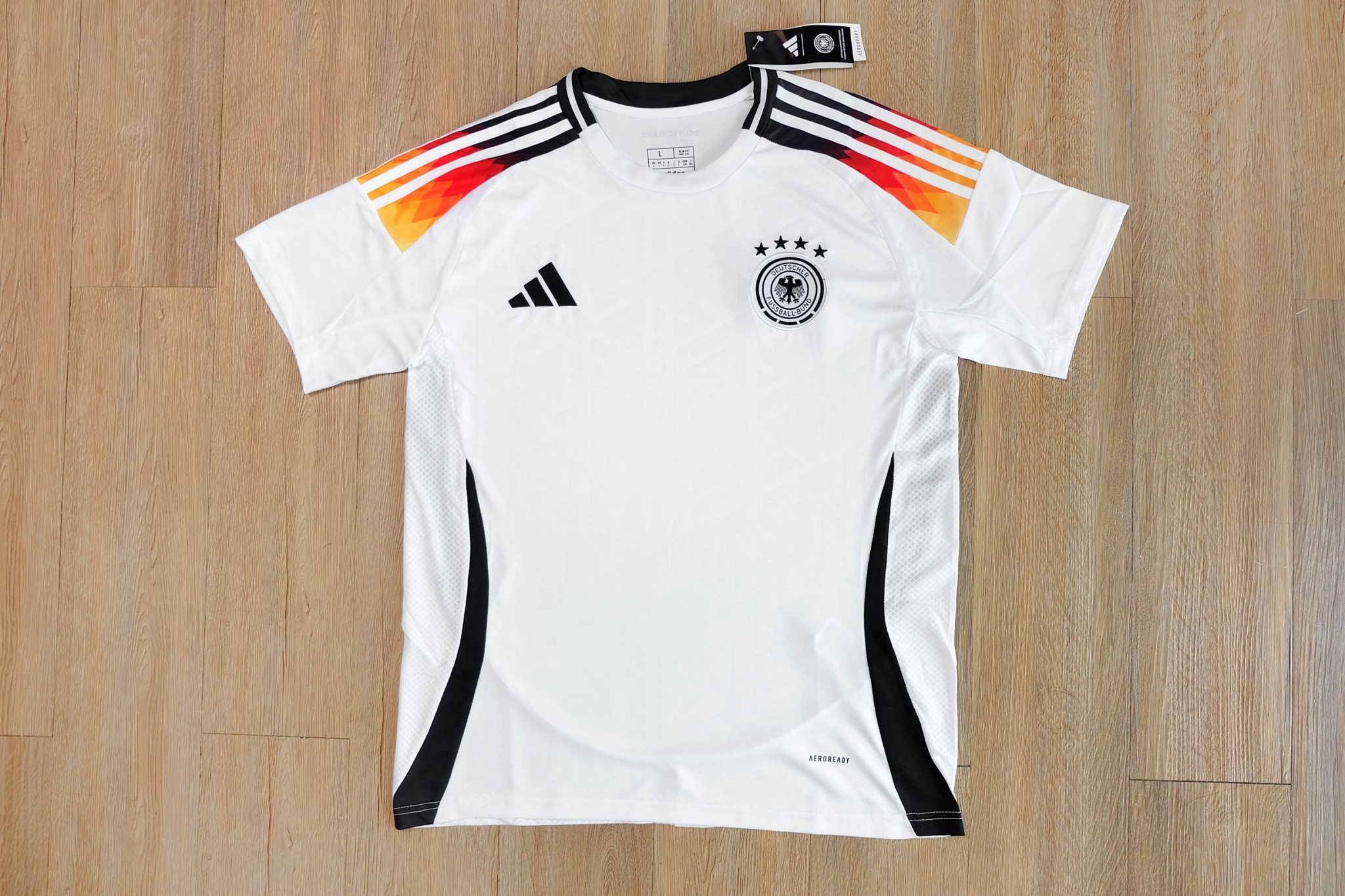 เสื้อฟุตบอล เยอรมัน สีขาว เกรดแฟนบอล 2024