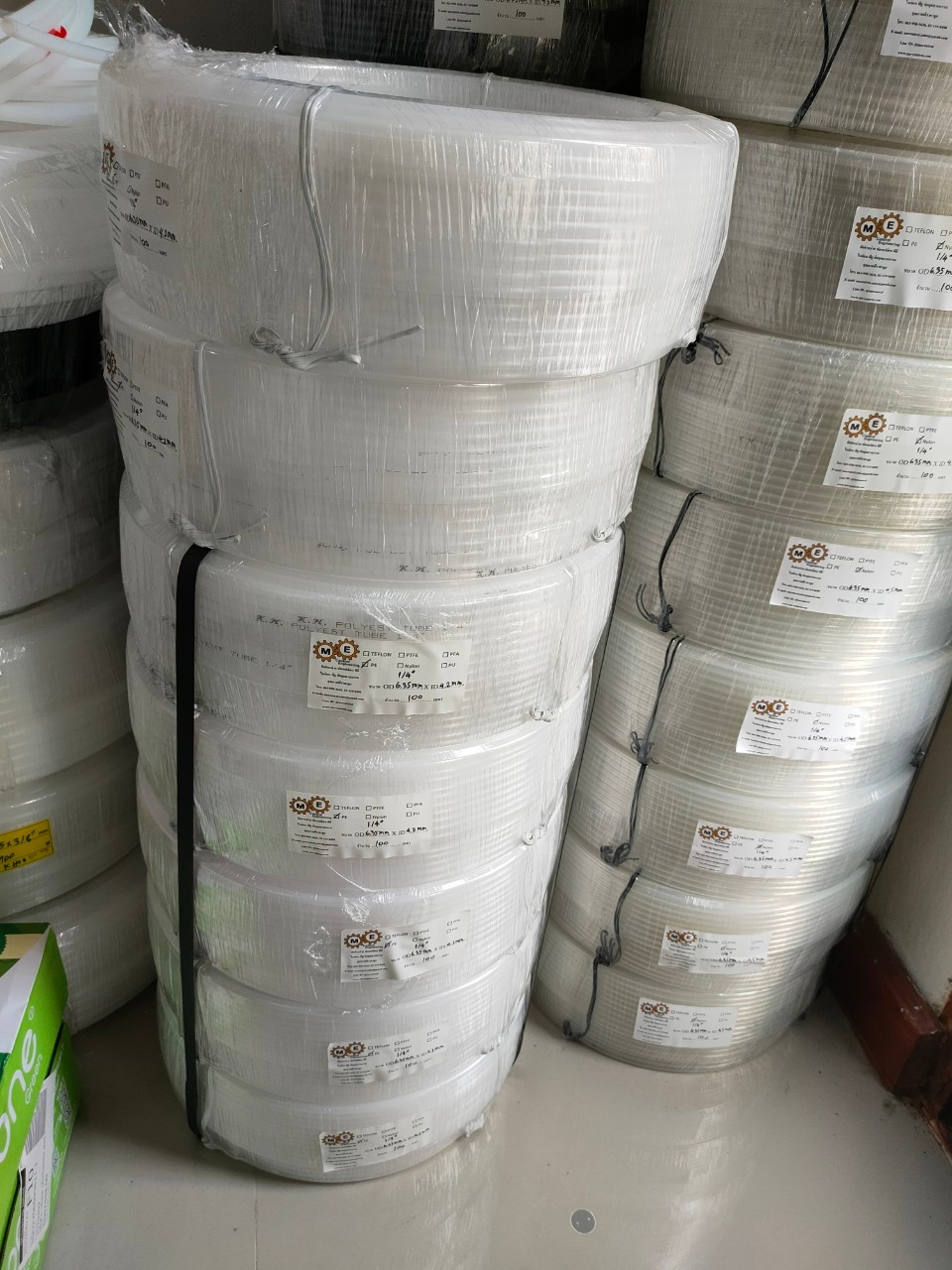 ท่อพีอี PE Tube สีขาวขุ่น,สีดำ ขนาด 1/4" (4.2x6.35มม.)